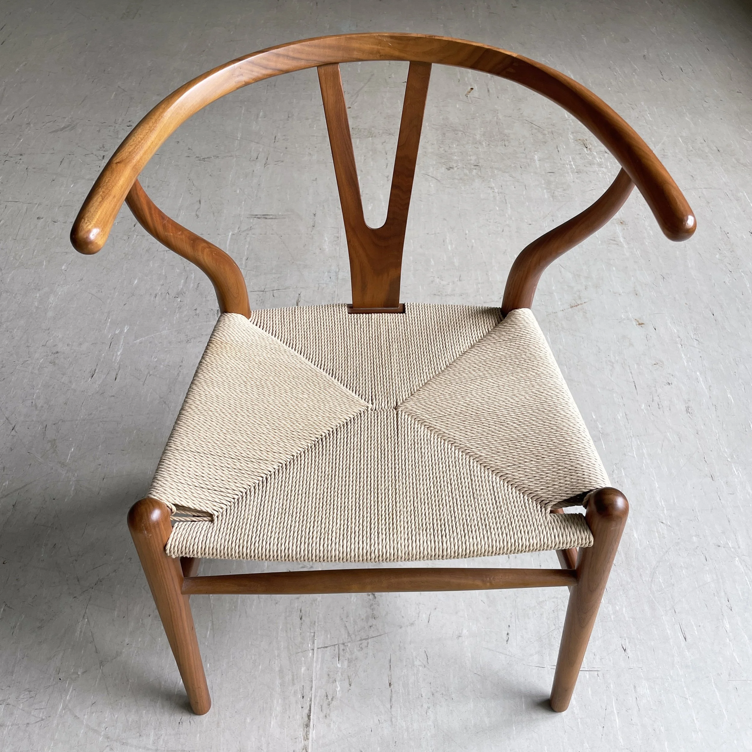 ModernEra_Carl_Hansen_Wishbone_Chair.5472.jpg