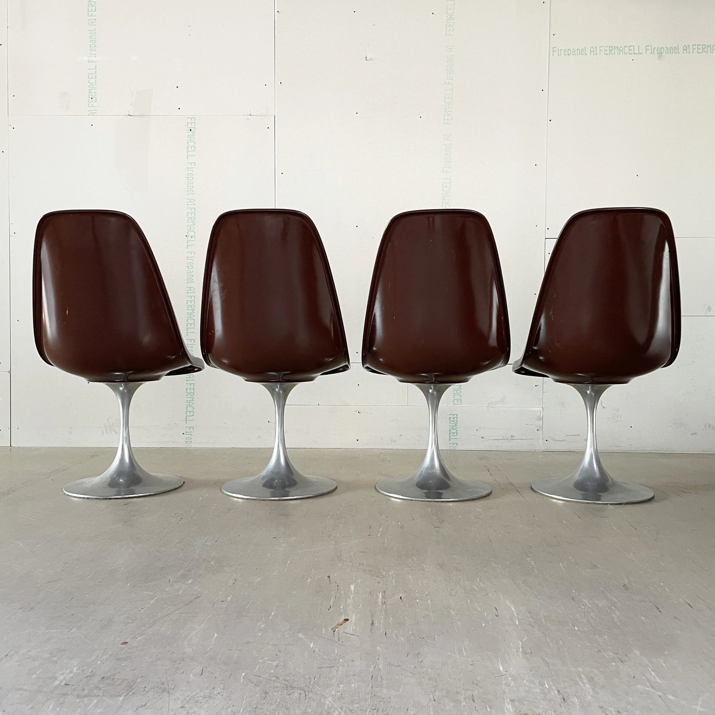 ModernEra_Tulip_Chairs_7829.jpg