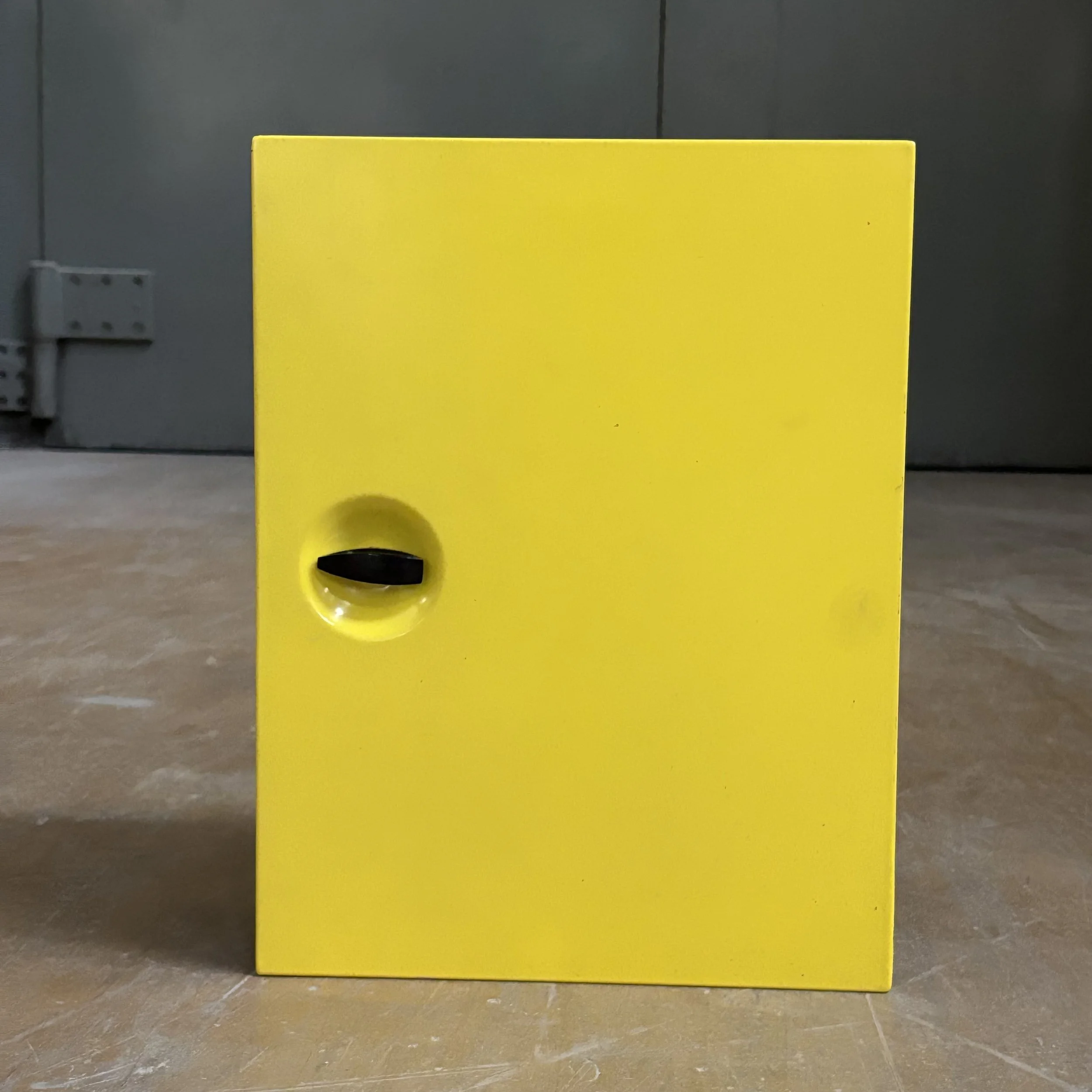 ModernEra_Egloff_Apothekerschrank_5766.jpeg