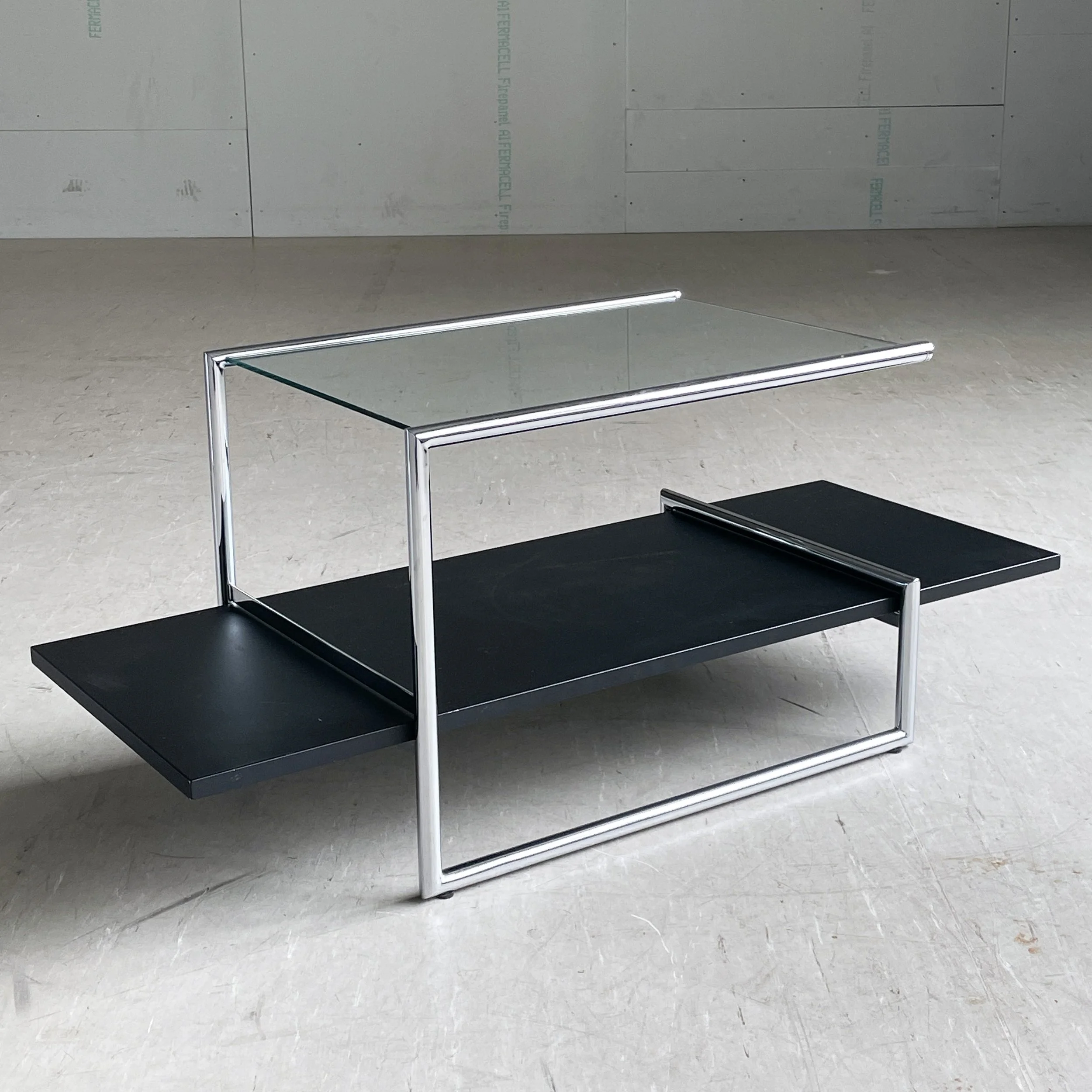 ModernEra_Classicon_Consus_Sidetable_3522.JPG
