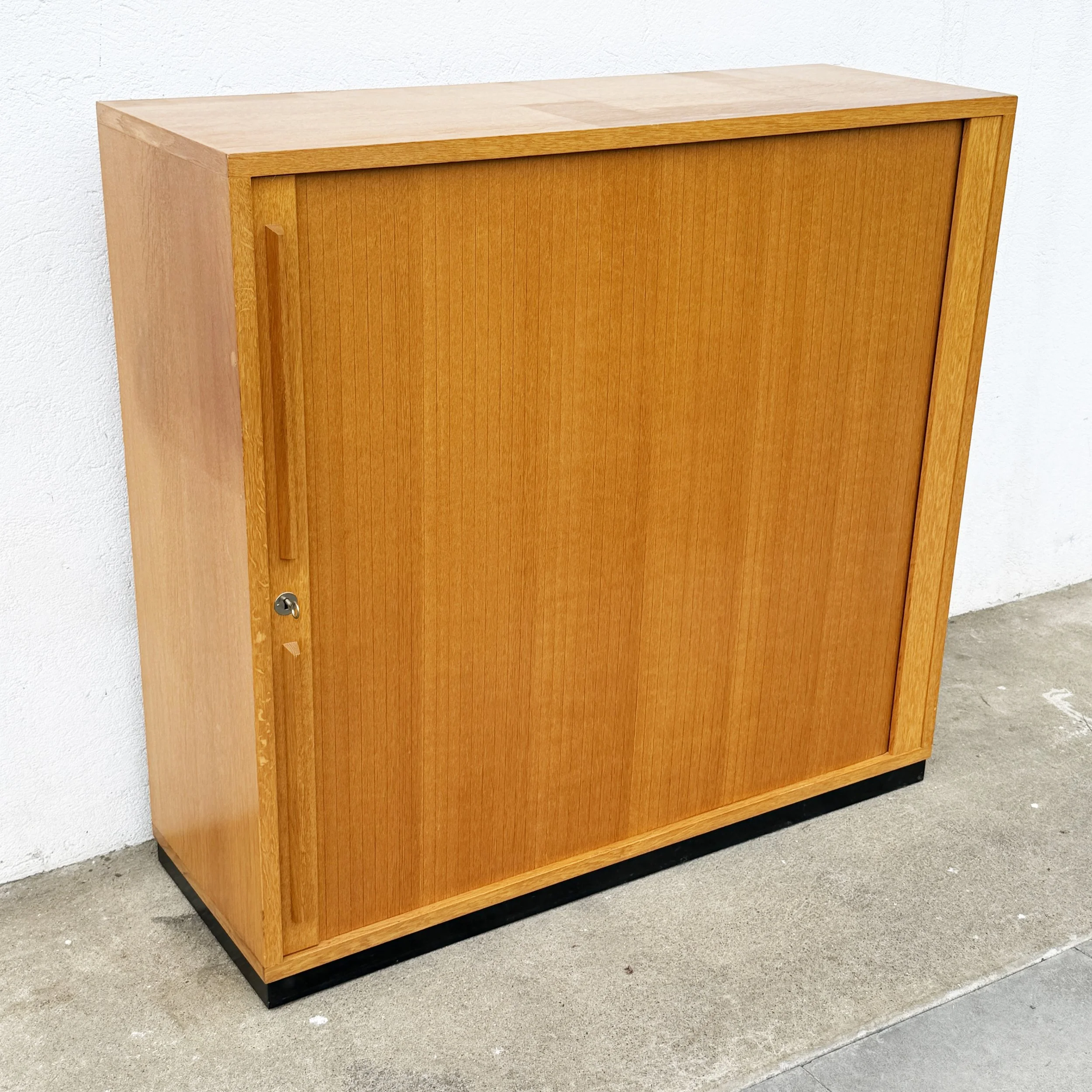 ModernEra_Rollschrank.4790.jpg