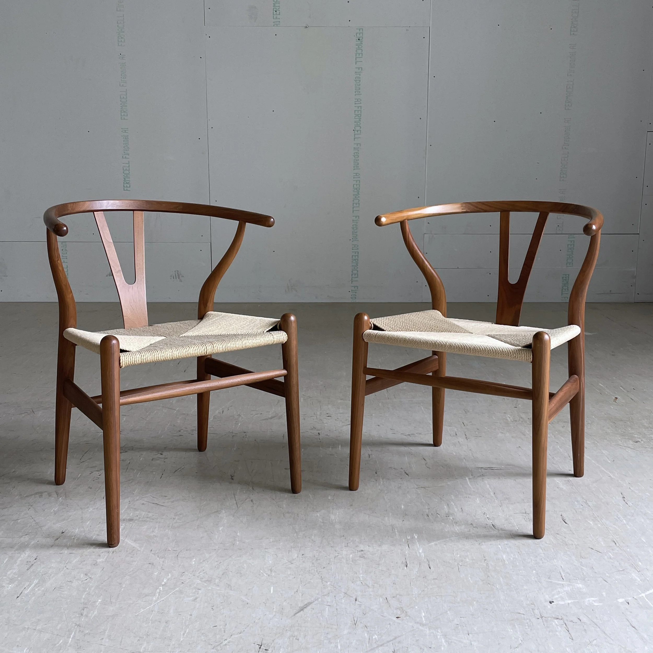 ModernEra_Carl_Hansen_Wishbone_Chair.5455.jpg