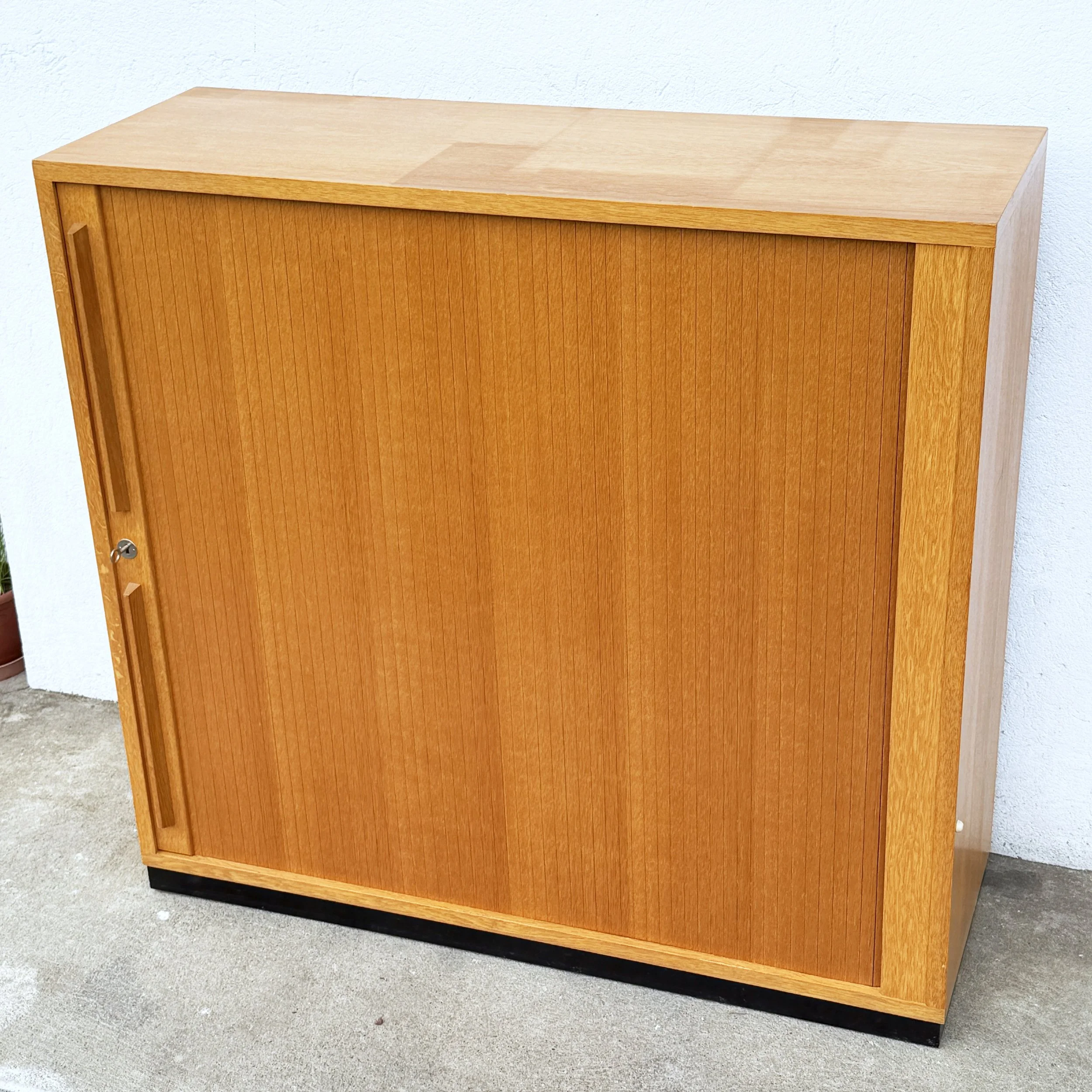 ModernEra_Rollschrank.4793.jpg