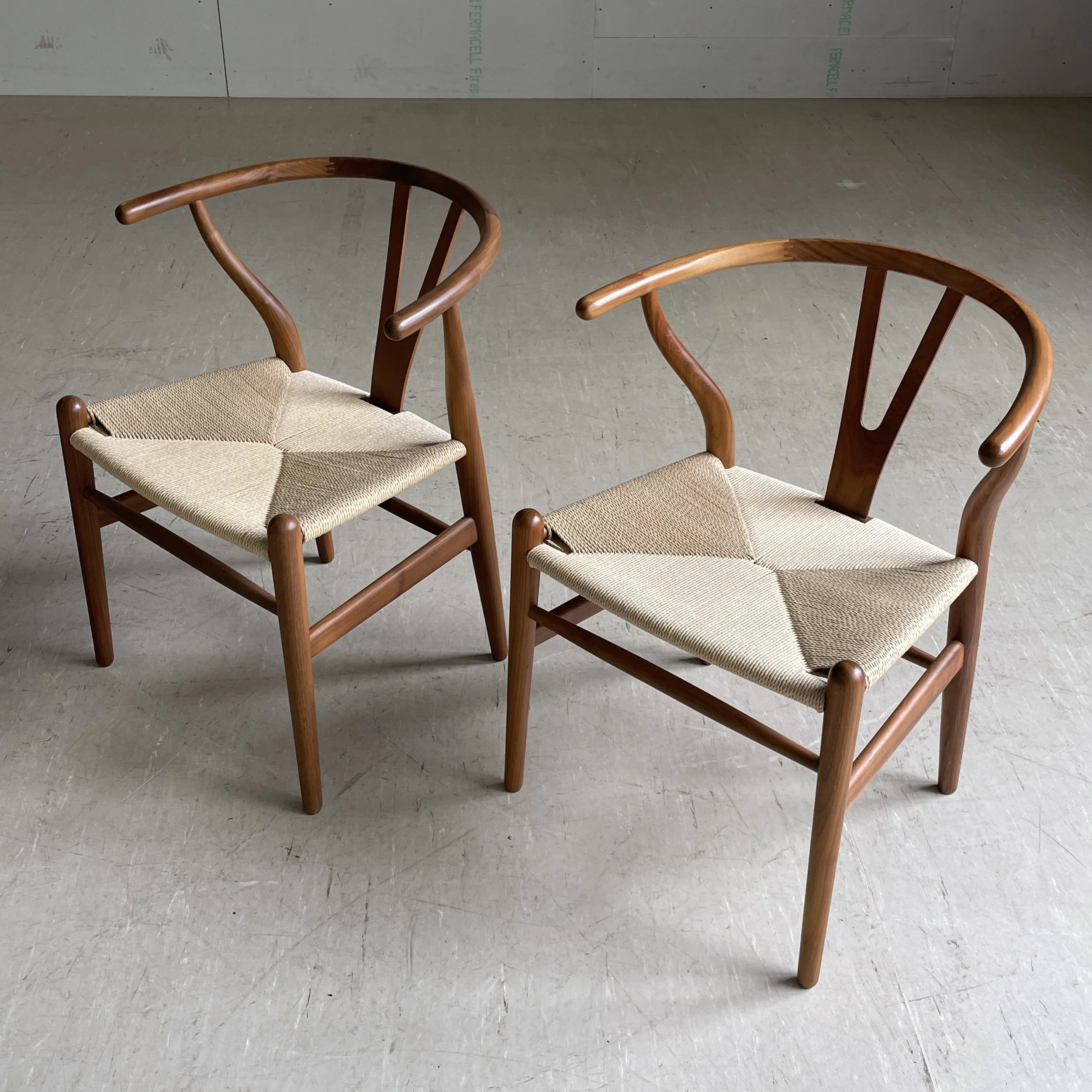 ModernEra_Carl_Hansen_Wishbone_Chair.5463.jpg