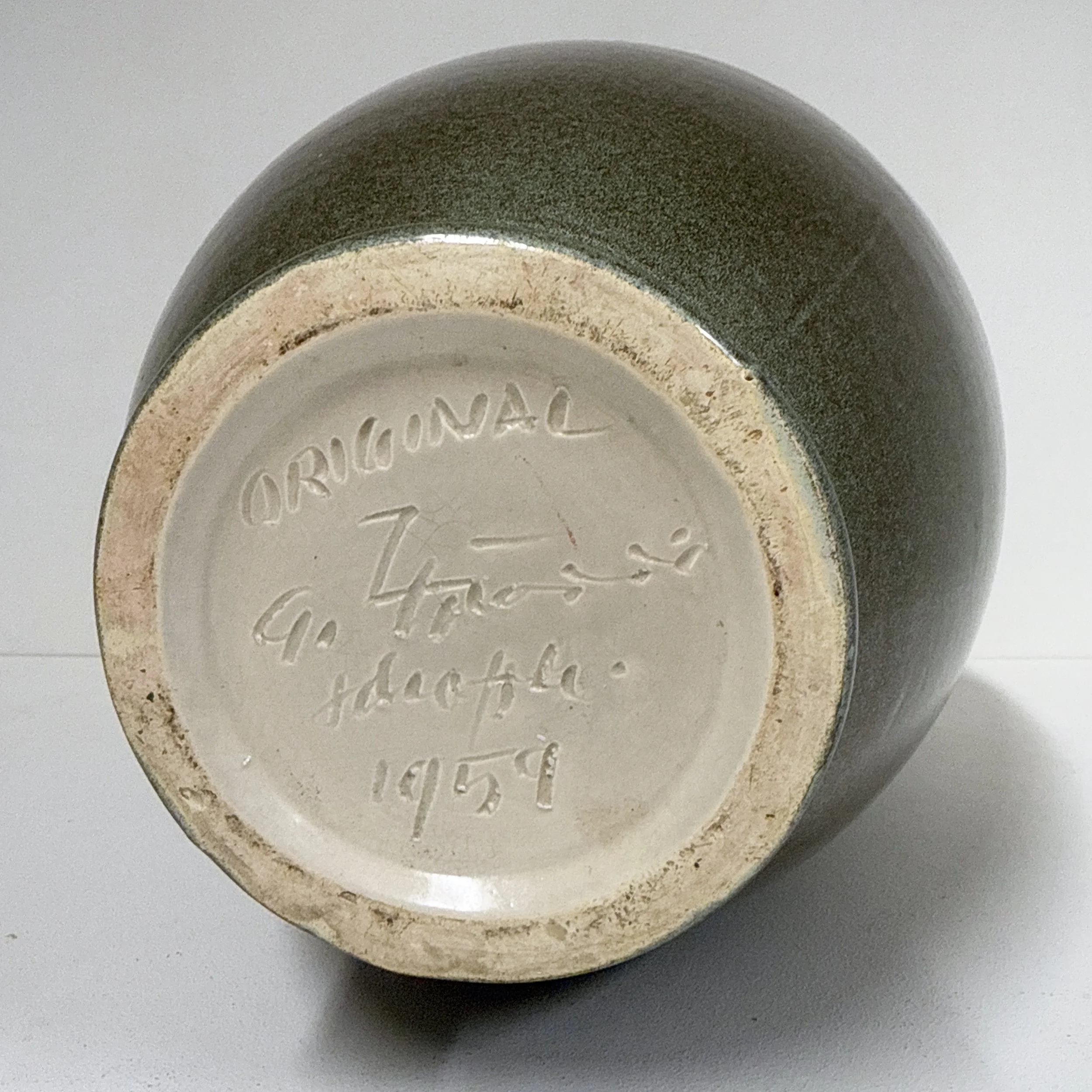 ModernEra_Gustav_Spörri_Vase_grün_9567.jpg