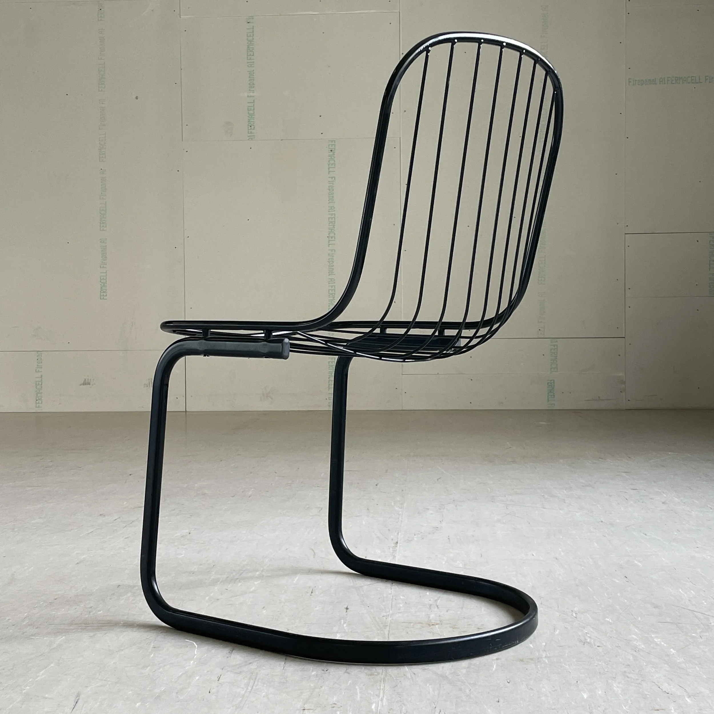 ModernEra_Gastone_Rinaldi_black_3032 2.jpg