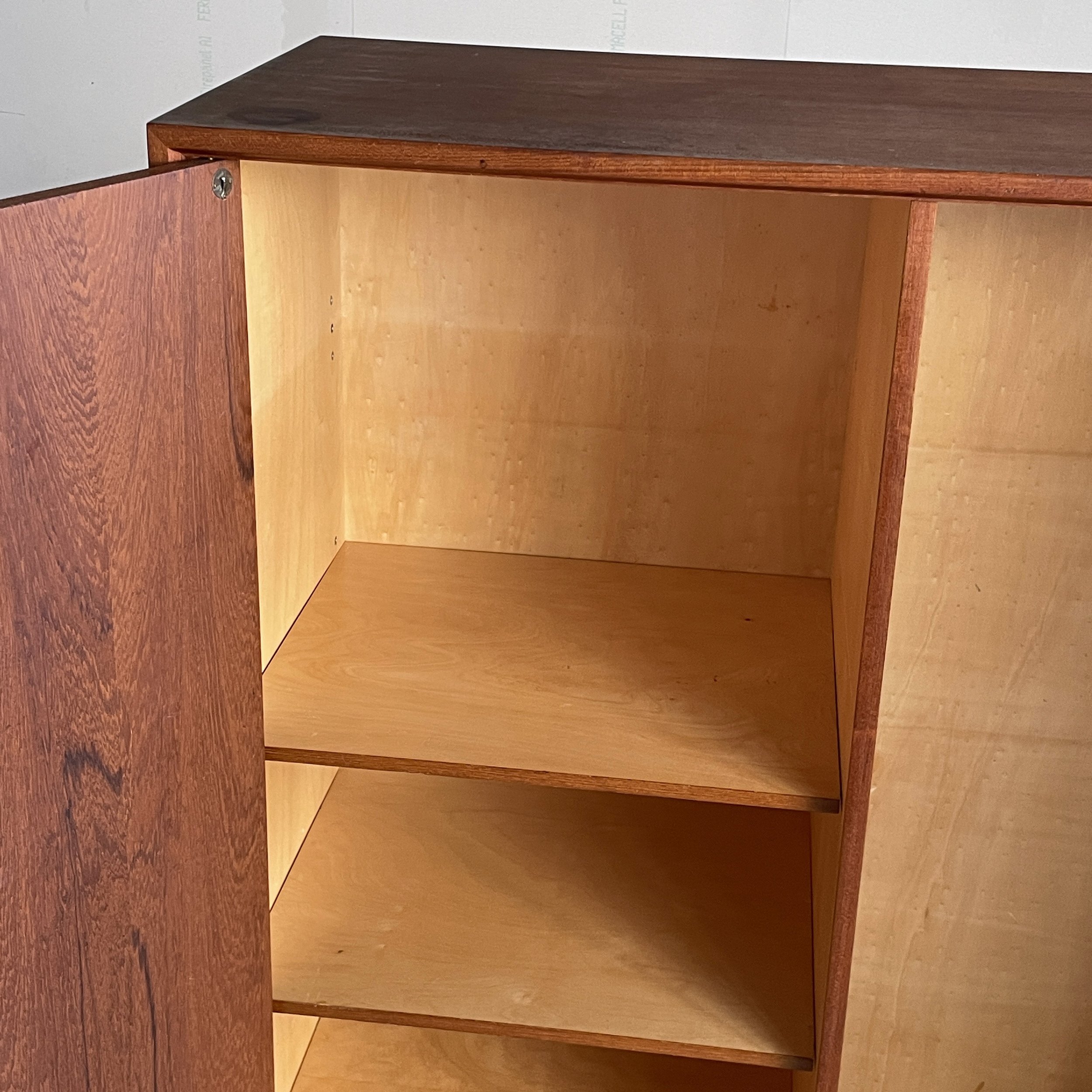 ModernEra_Swiss_Teak_Kleiderschrank_4738.jpg