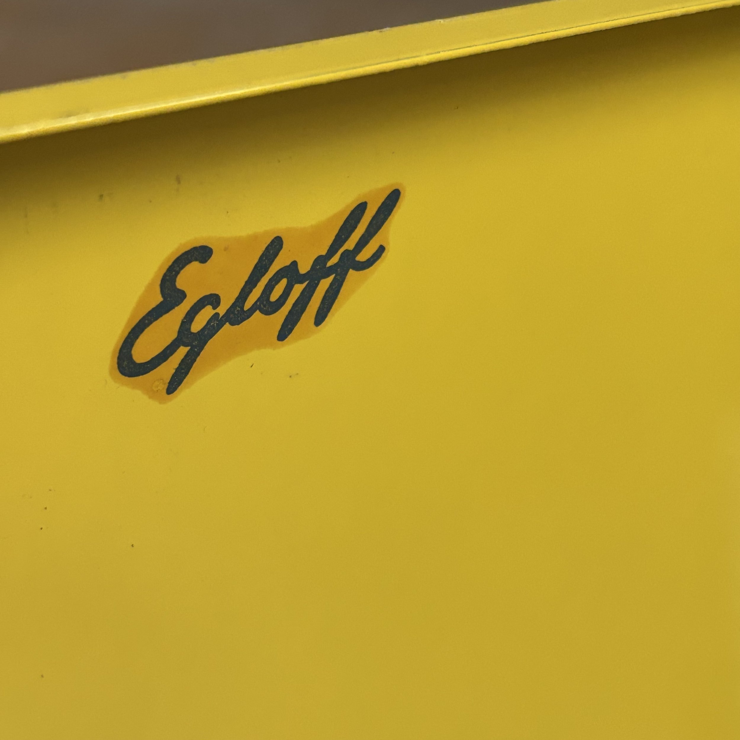 ModernEra_Egloff_Apothekerschrank_5769.jpeg