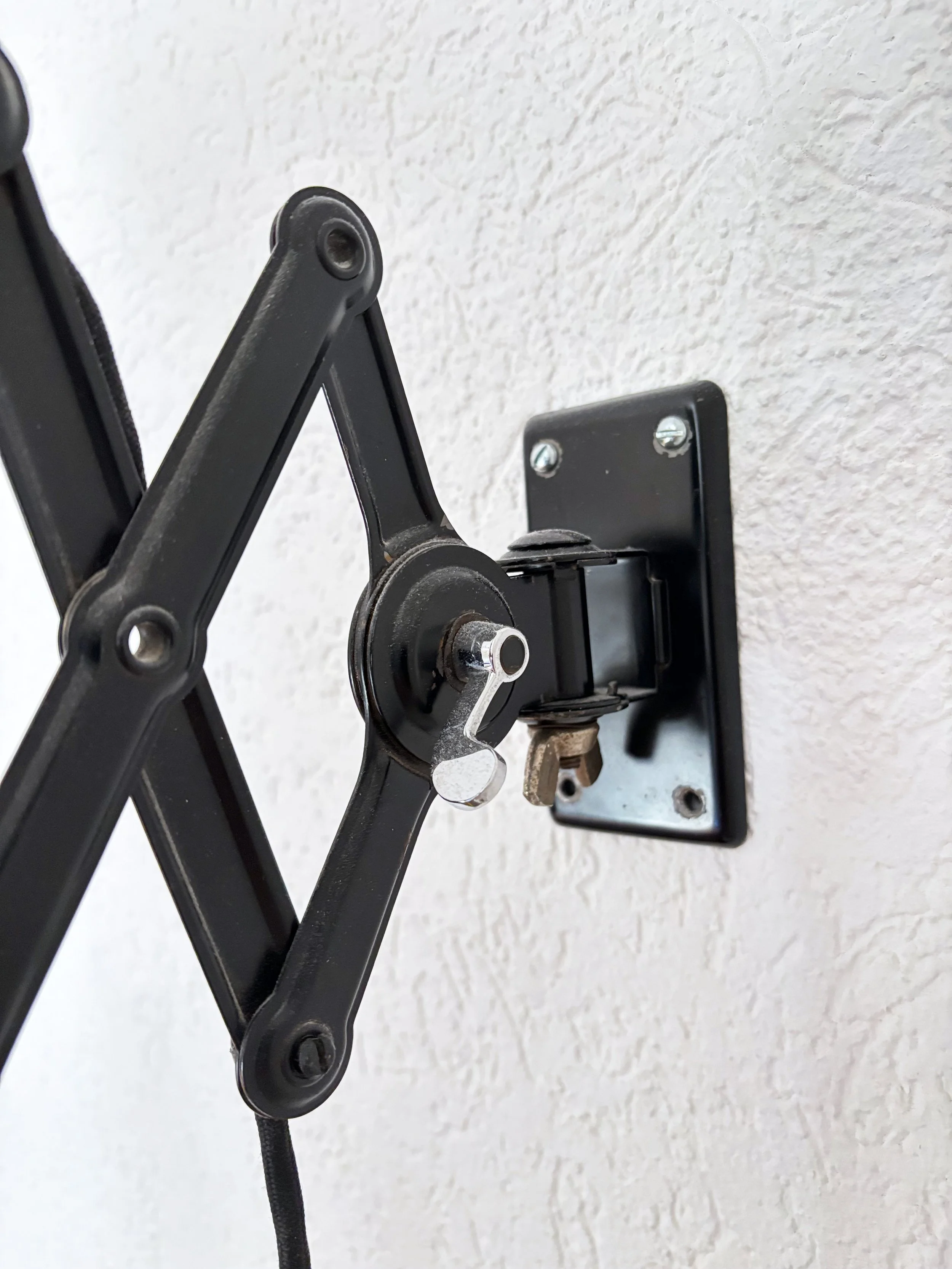 ModernEra_Scherenlampe_schwarz_9538.jpg