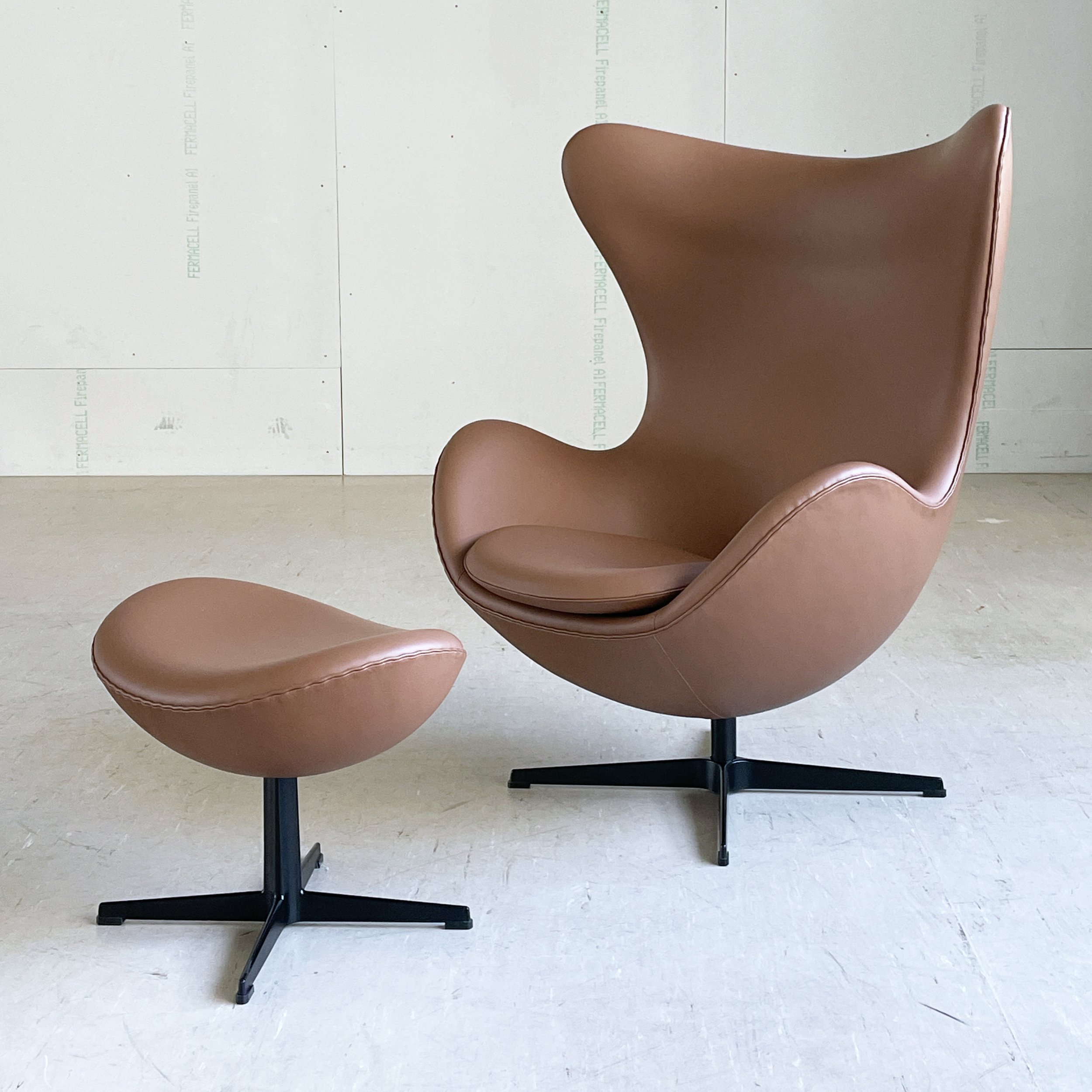 ModernEra_Arne_Jacobsen_Egg._3235 2.JPG