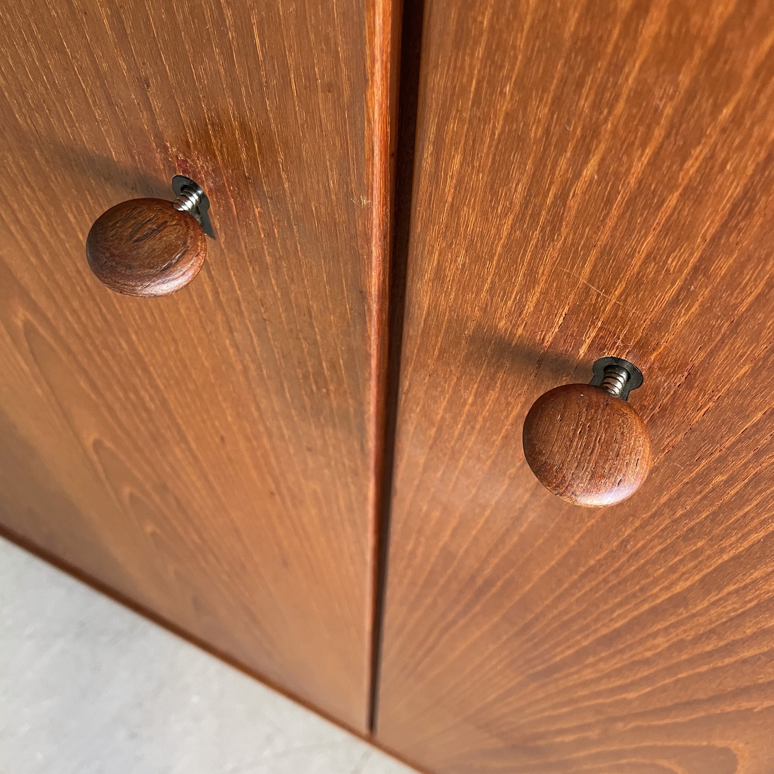 ModernEra_Swiss_Teak_Kleiderschrank_4741.jpg