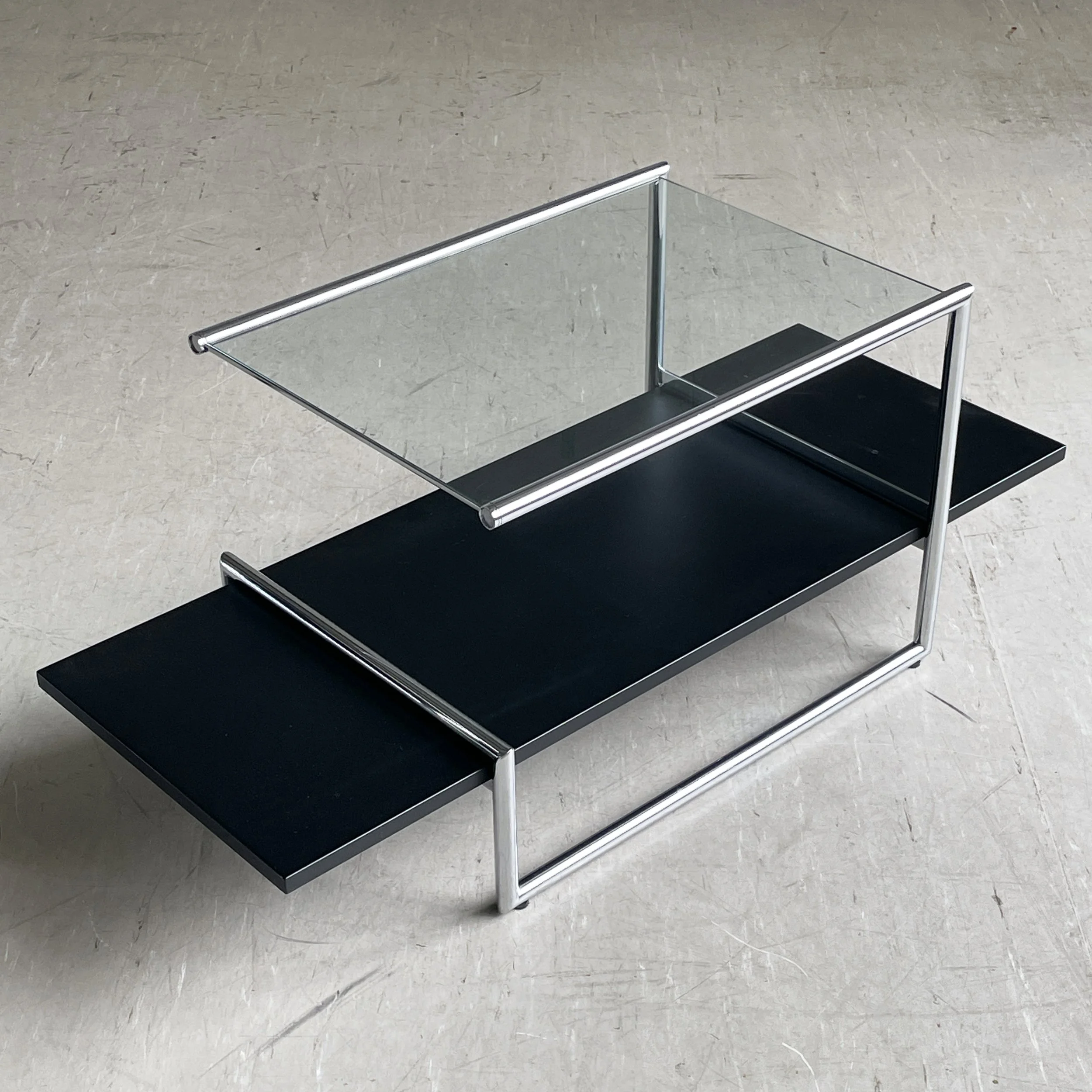 ModernEra_Classicon_Consus_Sidetable_3496.JPG