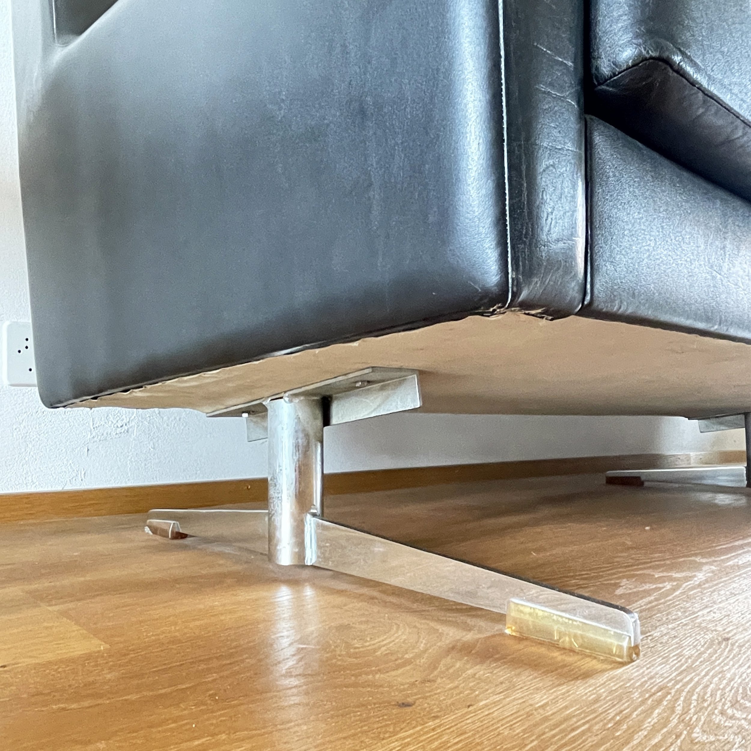 ModernEra_Leder_Sofa_4er_5162.jpg