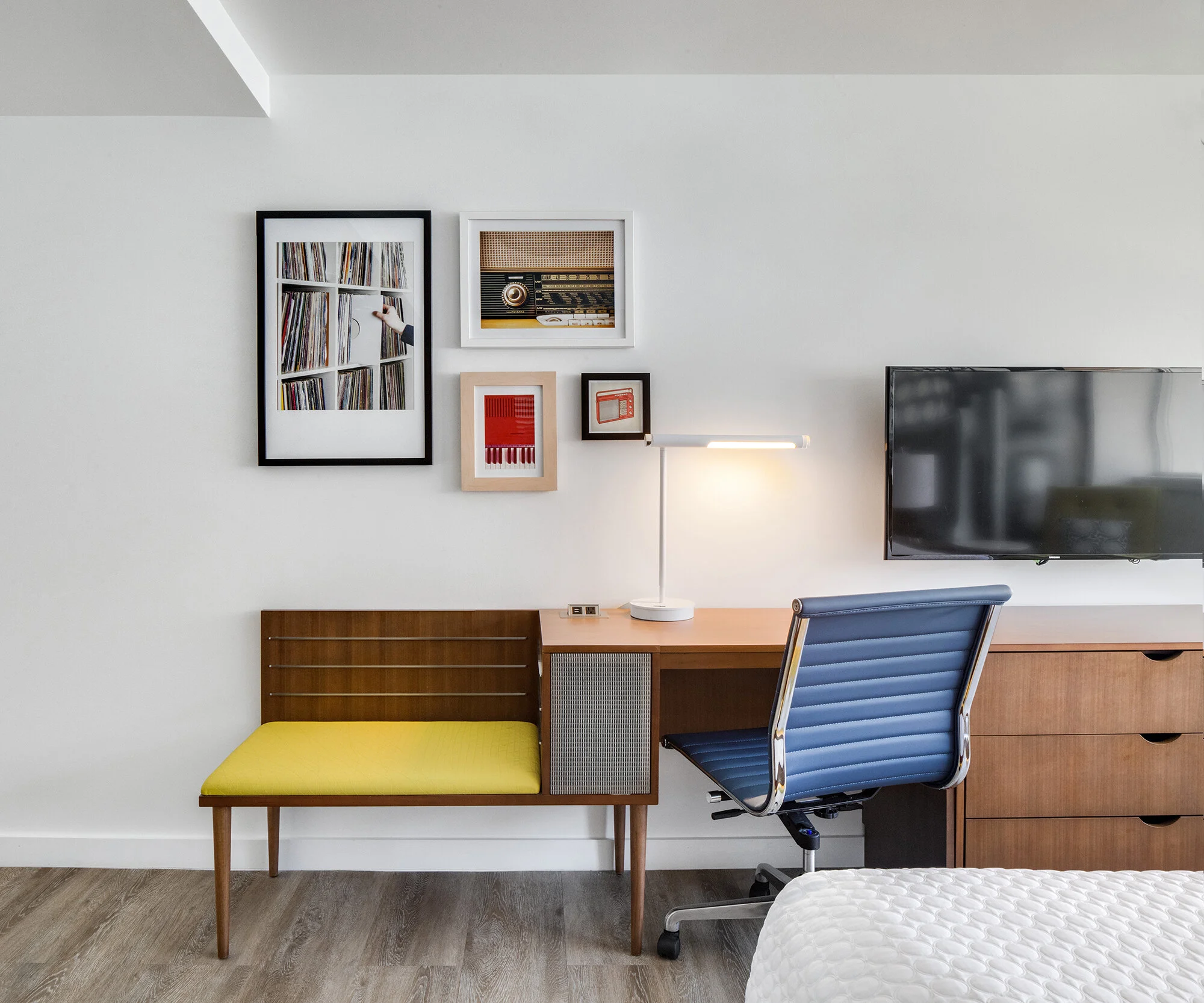 Room Detail 1_sm.jpg