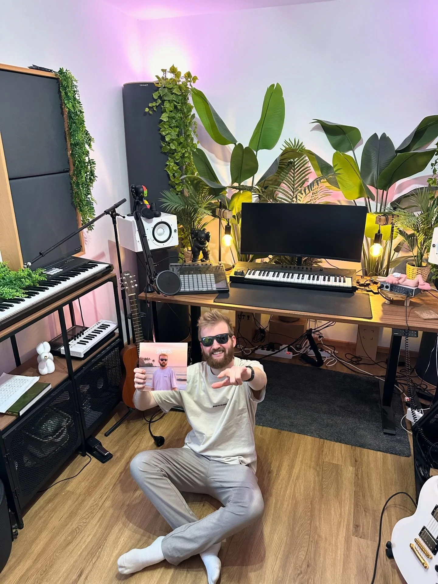 How many times did you listen to my new song LET ME GO so far? 👀🔥