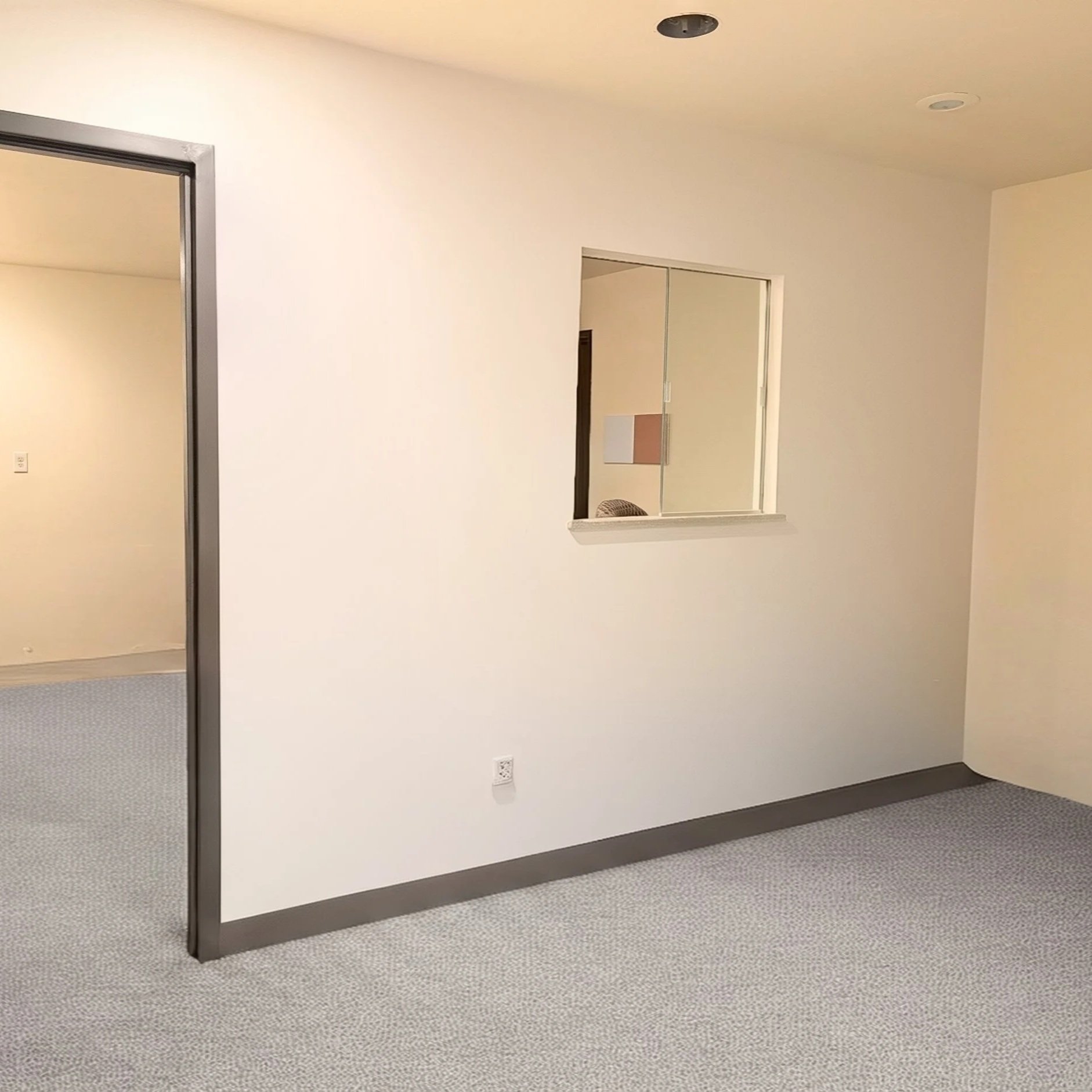 Front Conference Room/Lounge