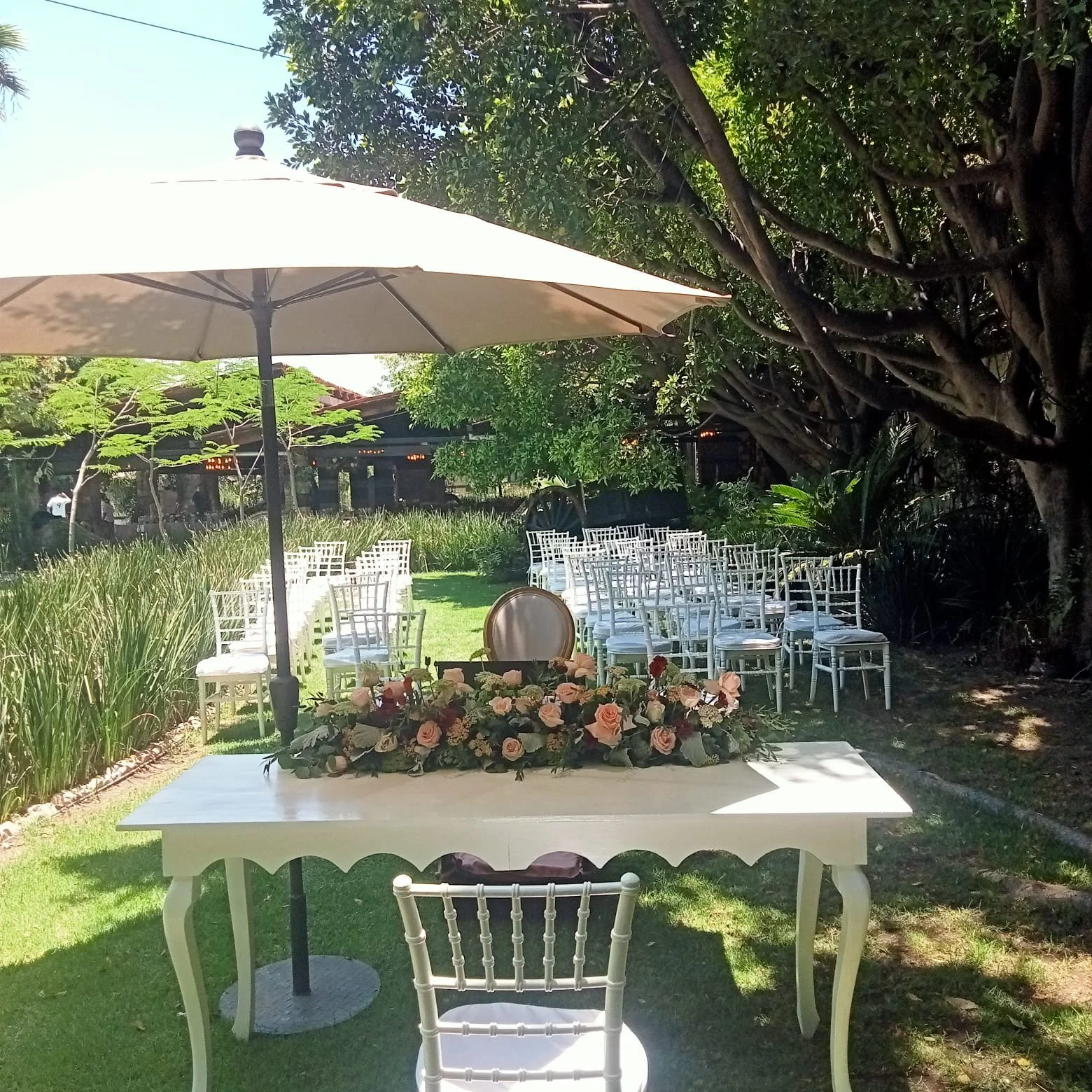 El s&aacute;bado pasado vivimos un evento lleno de magia, detalles hermosos y momentos inolvidables en Finca Santa Luc&iacute;a.
Cada celebraci&oacute;n nos recuerda por qu&eacute; este lugar es tan especial: naturaleza, amplitud, privacidad y un amb