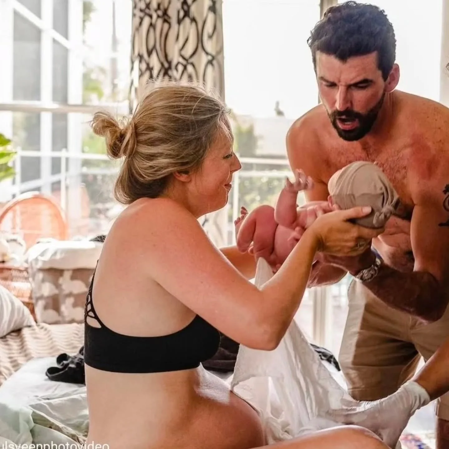 Skin to skin...it's for everyone!

The benefits of skin-to-skin contact for partners include bonding with their baby, feeling more confident as a parent, and feeling a surge of protectiveness toward their baby.

Both parents (or even another relative