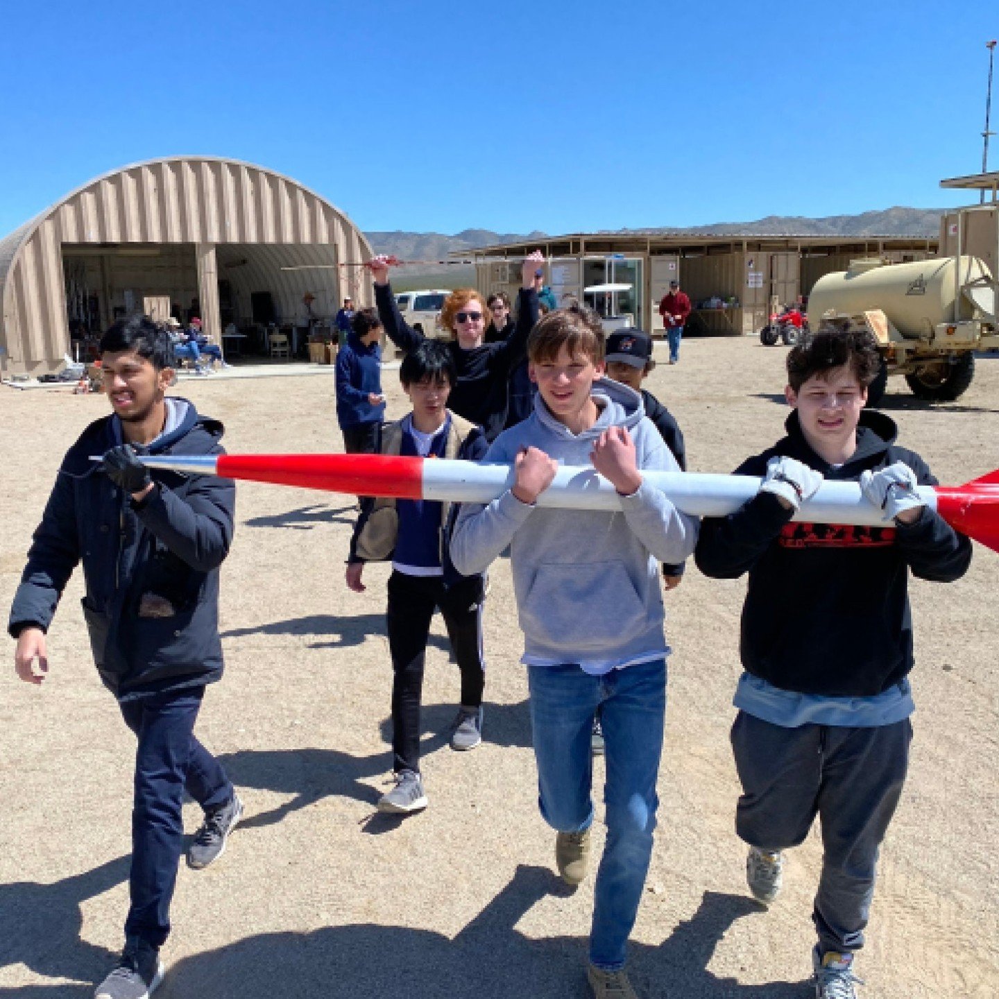 Our Rocketry Team just journeyed to the Mojave Desert with their custom-built rocket, aiming to shatter the national high school altitude record of 50,000 feet! 🚀 While reaching an estimated 40,000-50,000 ft, its exact apogee could not be confirmed 