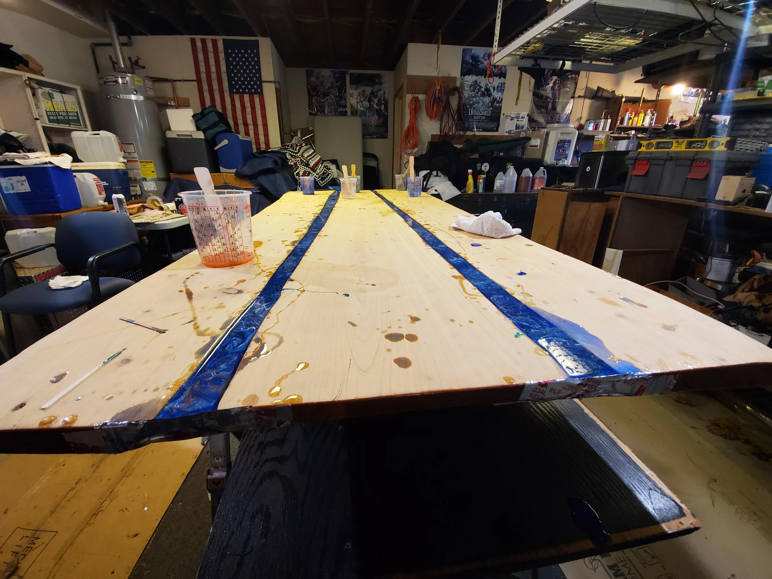 Pouring resin