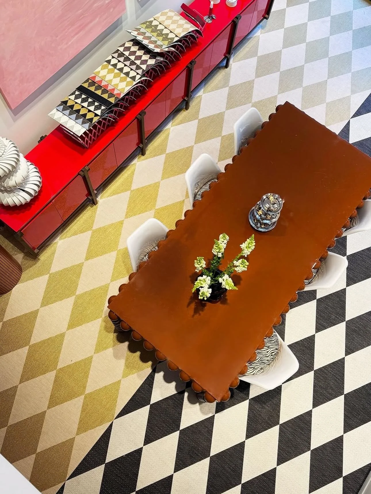 🤩Scrolling today and found this stunning @houseofbolon post with &ldquo;Studio Link&rdquo; tiles, had to share for our designers. 

In the words of the talented creators of @bolonofficial &ldquo;endless capabilities for design&rdquo;&hellip;. #bolon