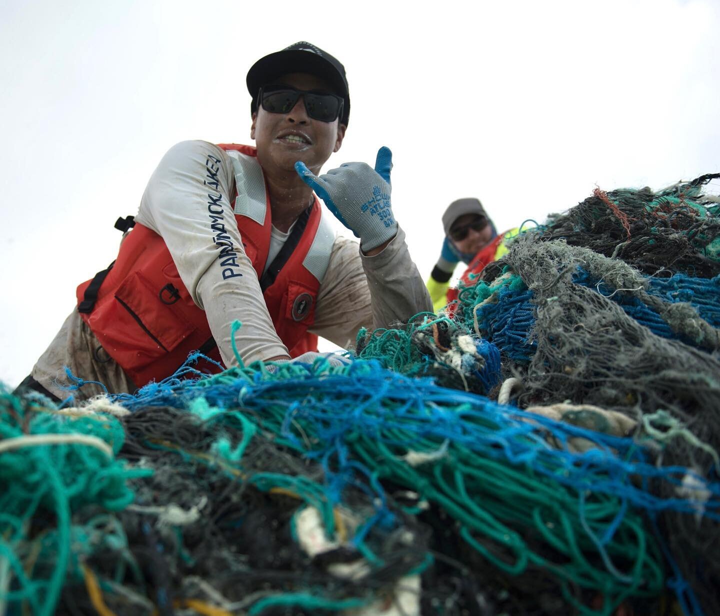 The PMDP crew has wrapped up their time on Kapou with the removal of another 7,890 lbs of marine debris! Their second and third day of field work was welcomed by harsh winds and turbulent waters ranking their entry to shore as the roughest they have 