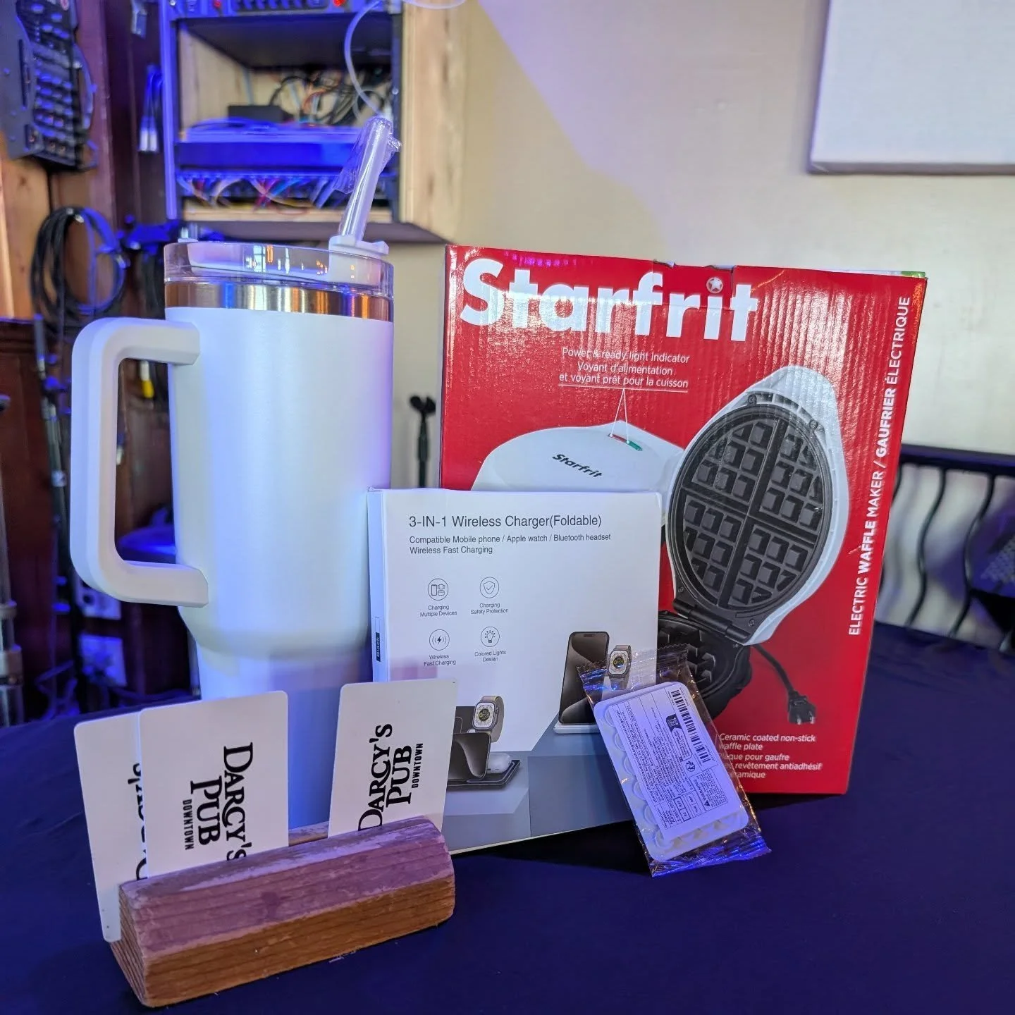 Bingo coming back at you again tonight at 8pm with a waffle iron, water mug and phone charging dock up for grabs!

#musicbingo #weekdayevents #victoriaevents #music #yyjevents