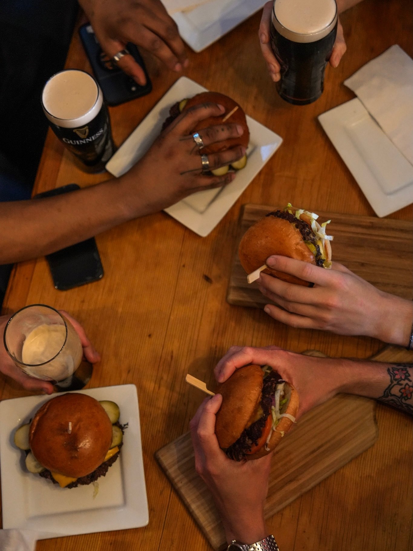 Thursday Smash 🍔

$4.99 burgers w/any feature pint🍺

&bull;
&bull;

#yyj #yyjeats #yyjdrinks