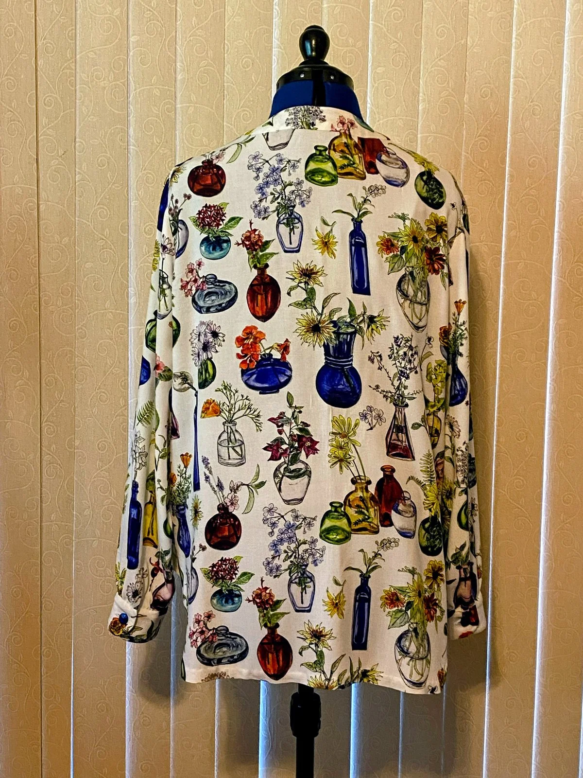 Linda-Bright-tiny-vases-blouse-2.jpg