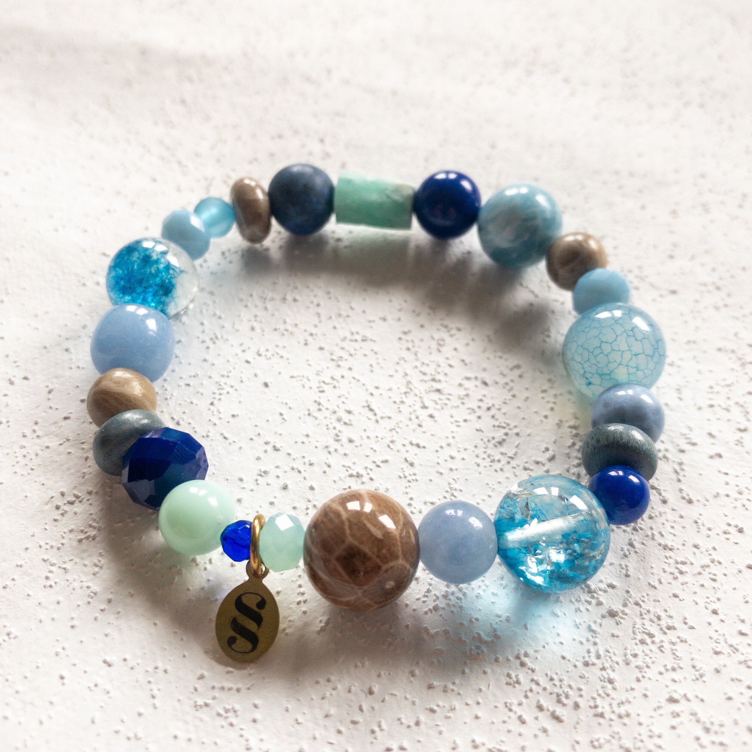 8D2672E9-13D6-48F5-B0D7-F110B9F5FFBF