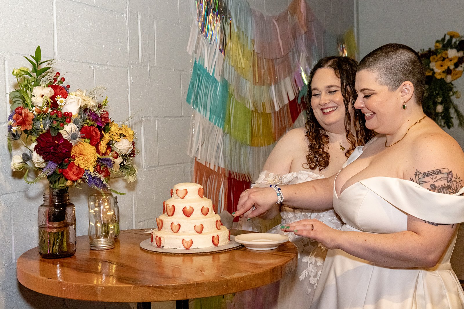 MeghanandOlivia_CakeCutting_0619.jpg