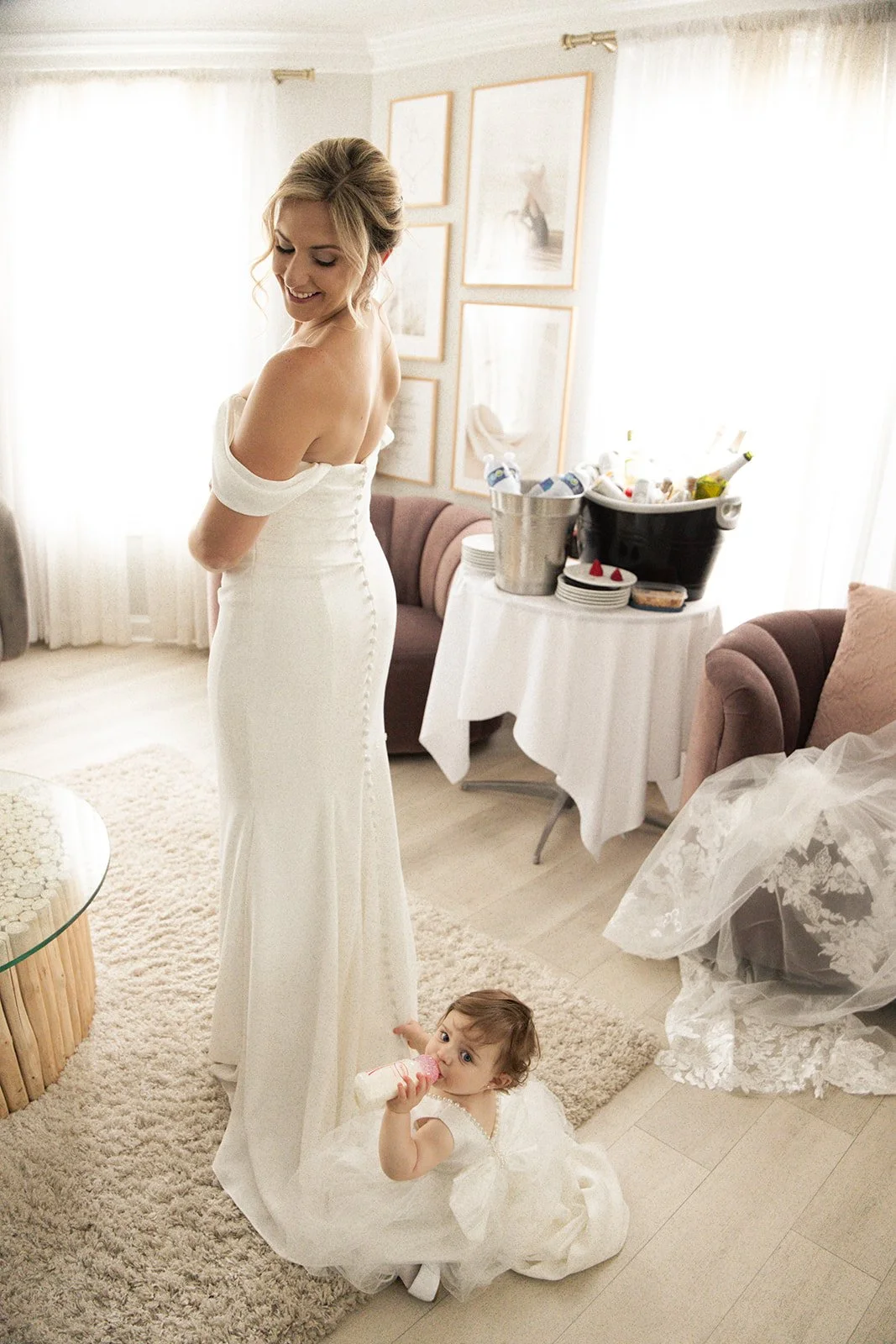 GabbyandDom_GettingReady_1026.jpg