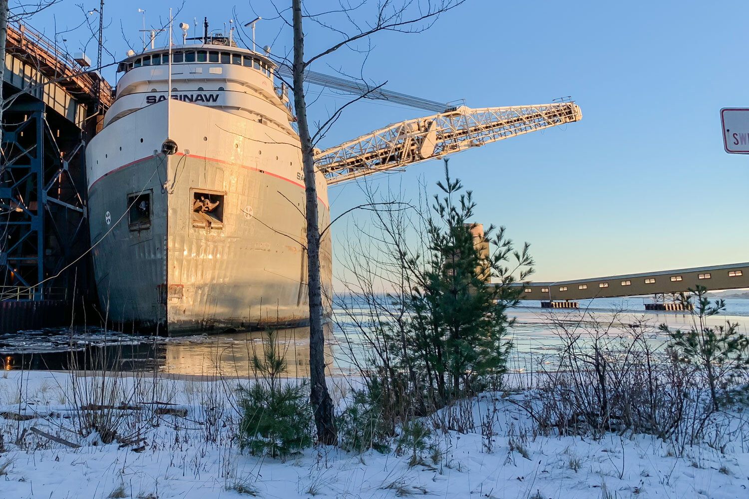 orefreighter-docked-upper-harbor-2529.jpg