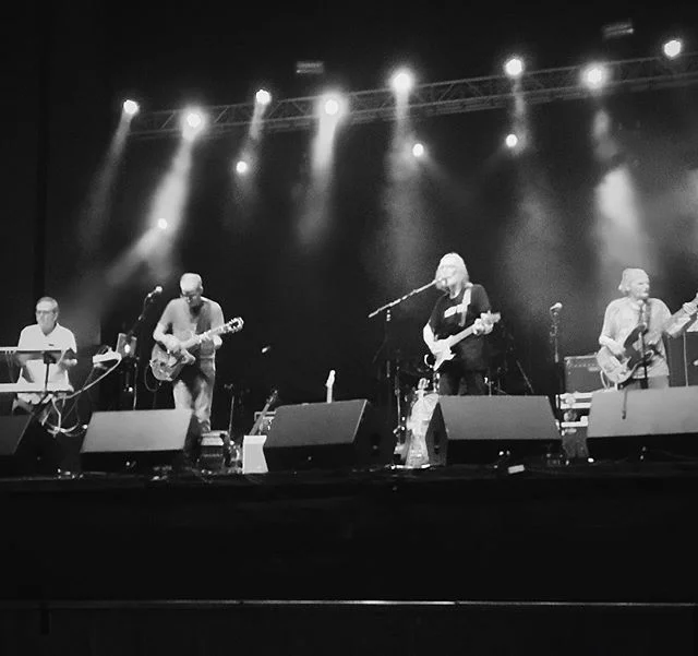 At Jannus Live watching Steve Connelly and the Lesser Gods! They&rsquo;ll be followed by Ella Jet &amp; Future Soul!!! Can&rsquo;t wait.