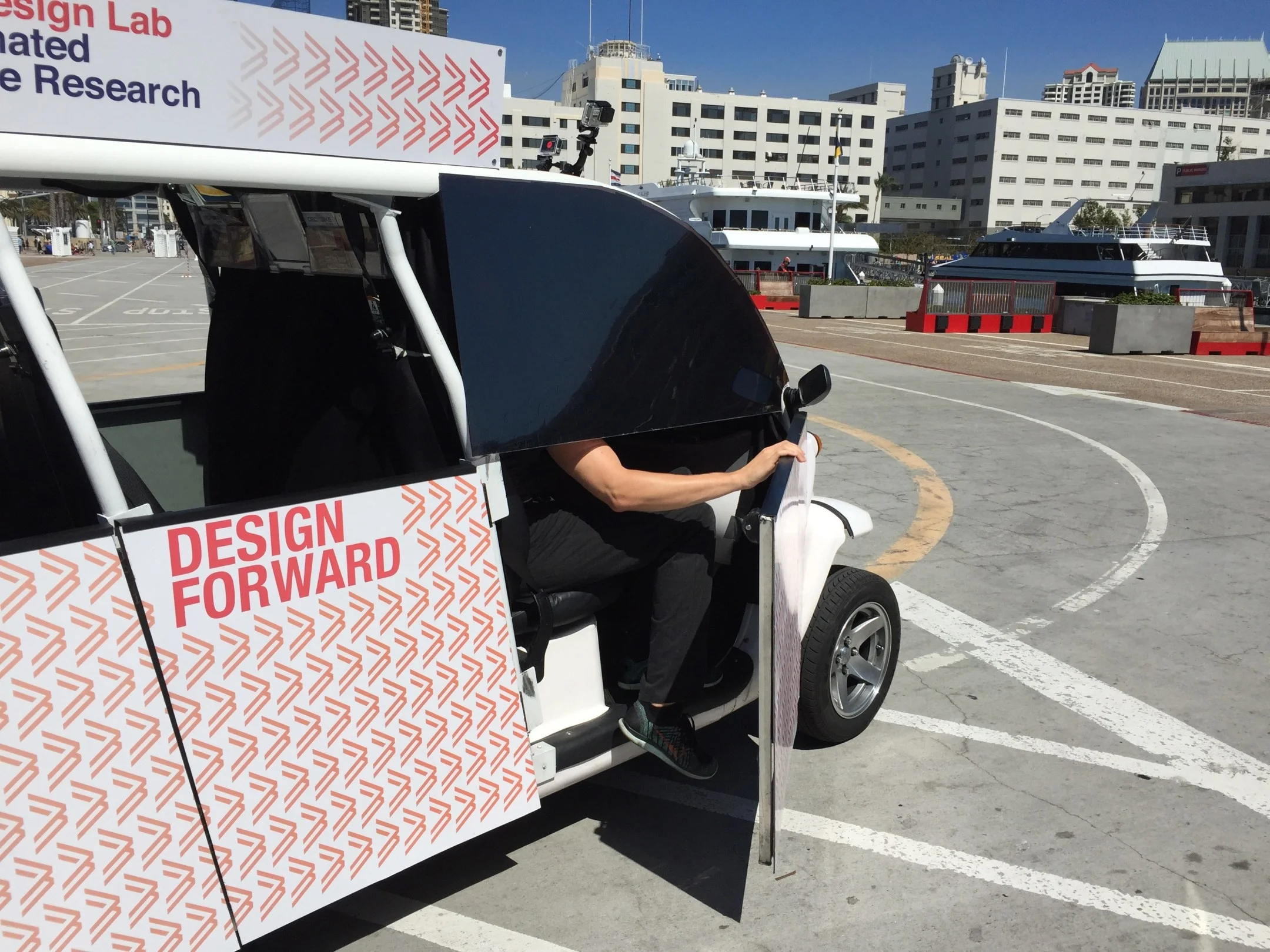 Exploring Pedestrian Communication with Autonomous Vehicles