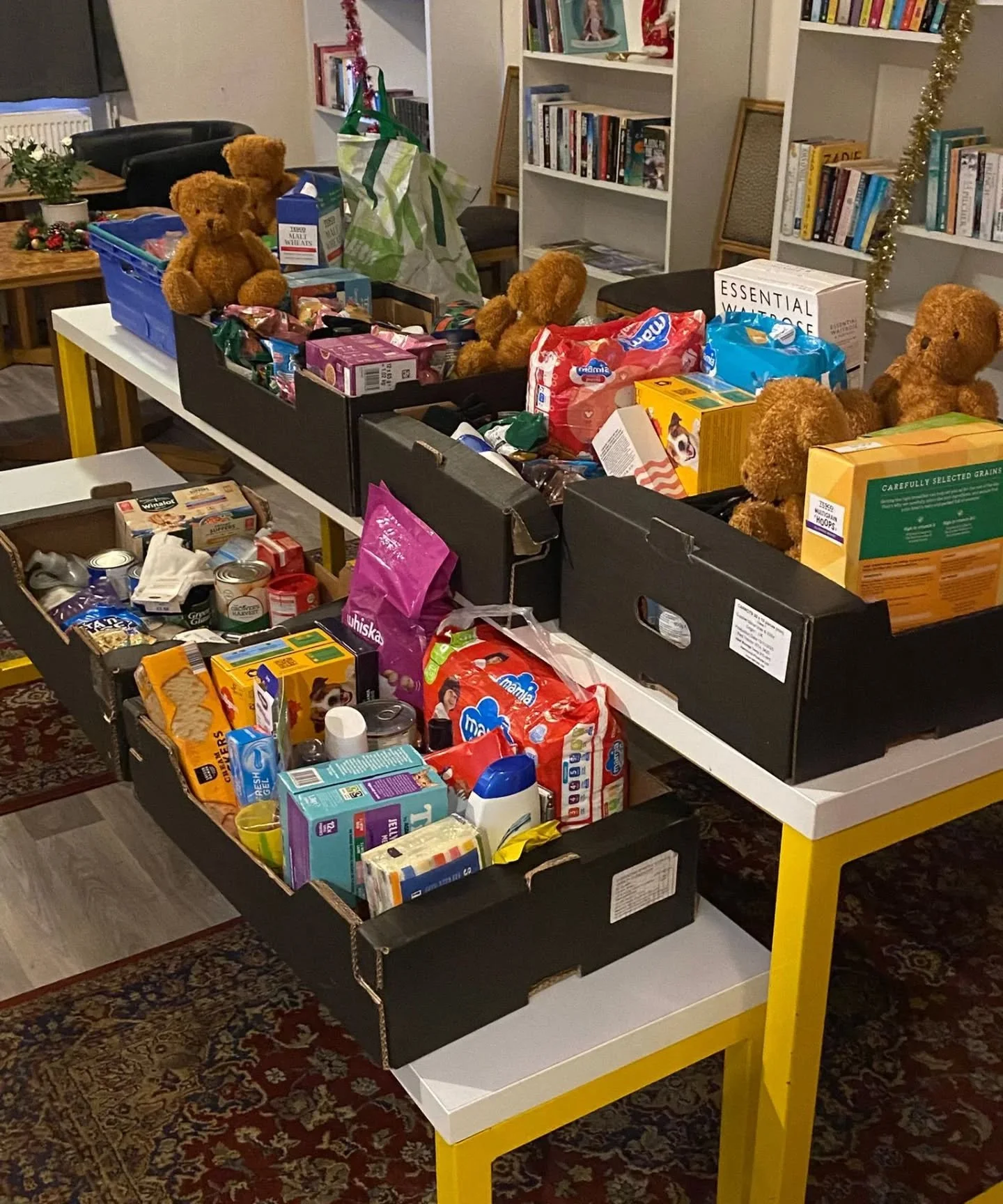 A huge Thank You to Purley Church of England Primary School for holding a reverse advent calendar on behalf of New Beginnings. 

The massive amount of pantry items, pet food, toiletries and gloves will make such a difference to our guests. You have b