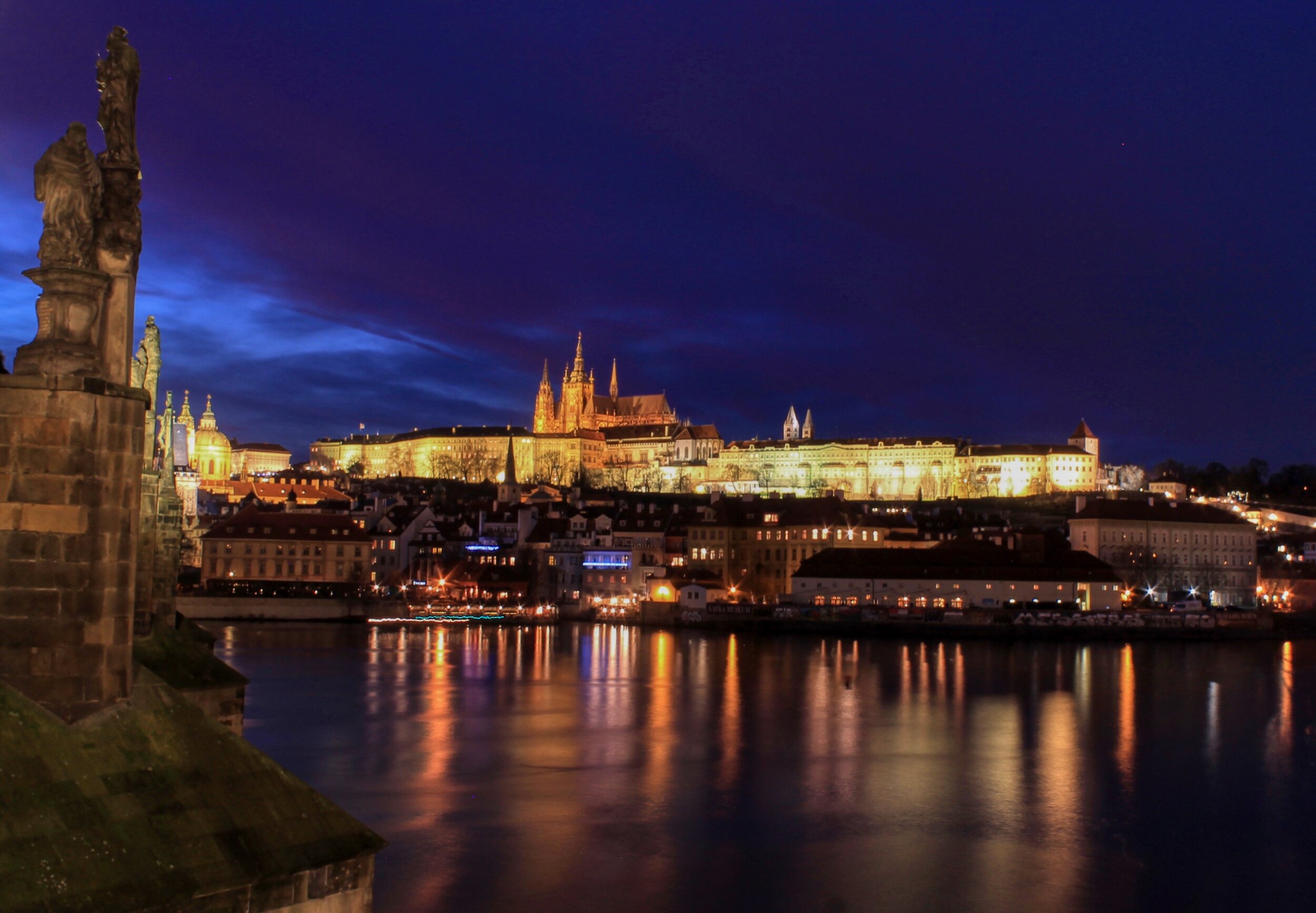   Prague Castle, Prague, Czech Republic (ISO 100, 23 mm,  f /11, 25 s)  