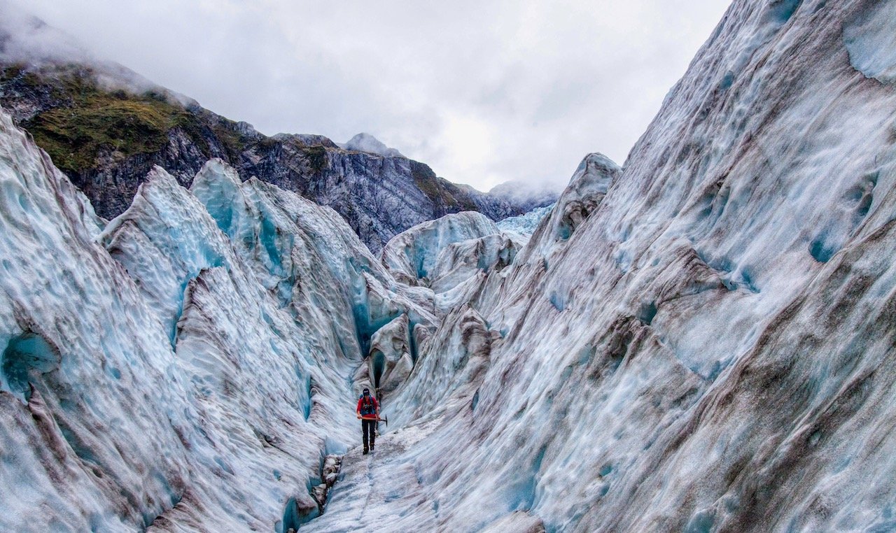  Franz Josef Glacier, New Zealand (ISO 1600, 25 mm,  f /10, 1/1000 s)  
