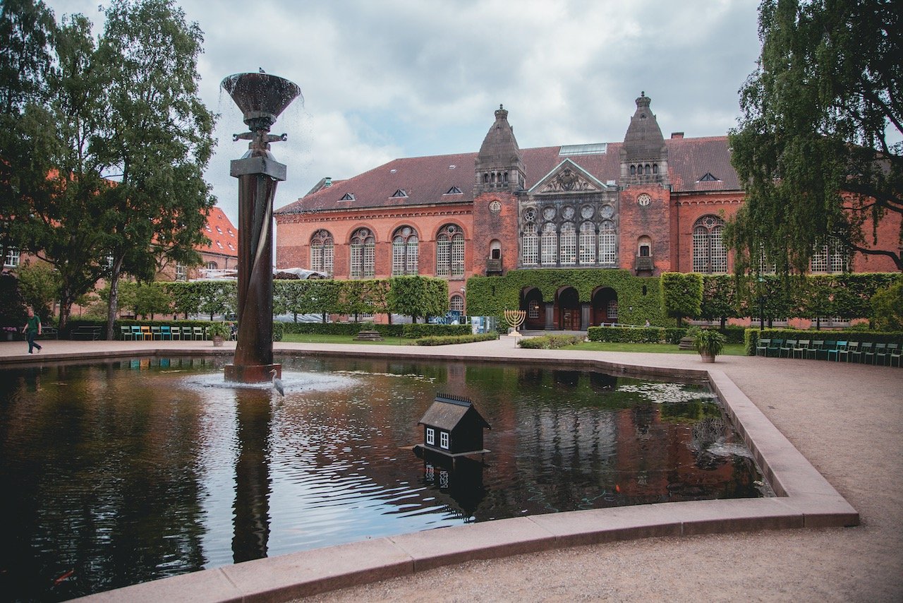   Danish Royal Library Garden, Copenhagen, Denmark (ISO 100, 24 mm,  f /4, 1/400 s)  