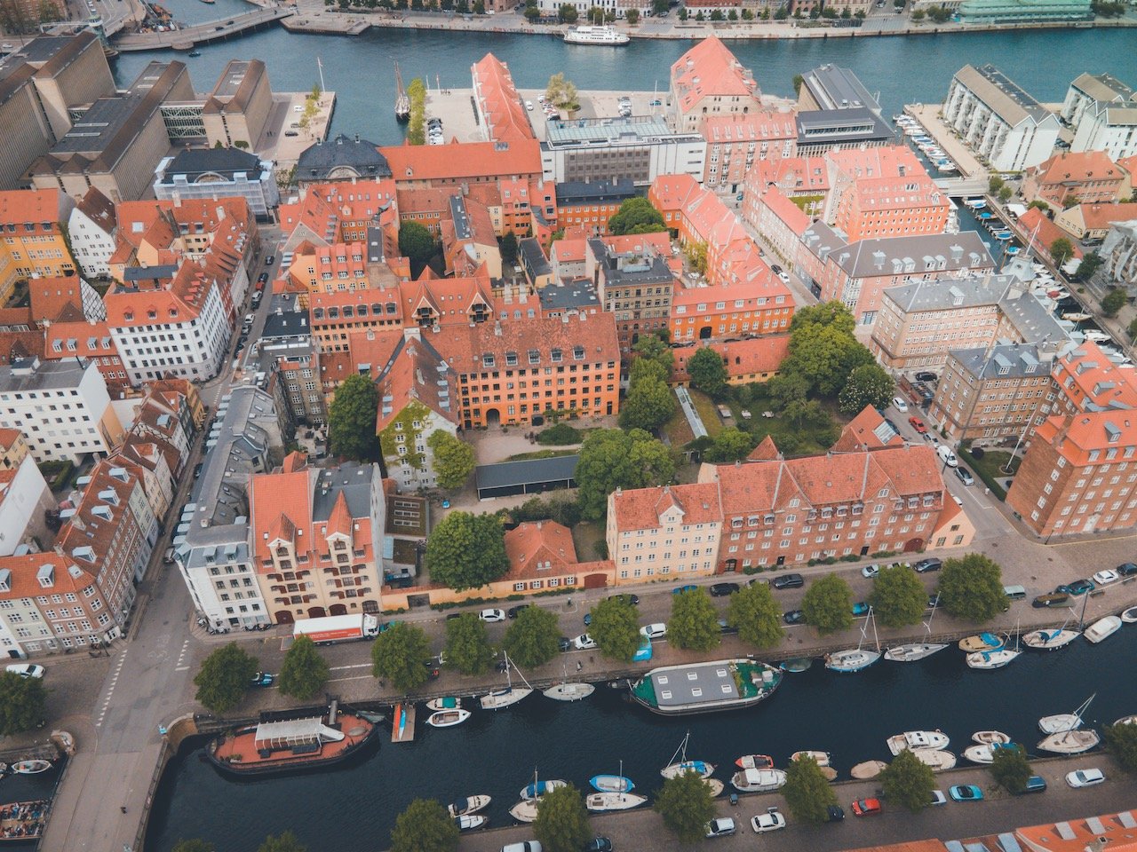   Christianshaven, Copenhagen, Denmark (ISO 200, 4.5 mm,  f /2.8, 1/50 s)  