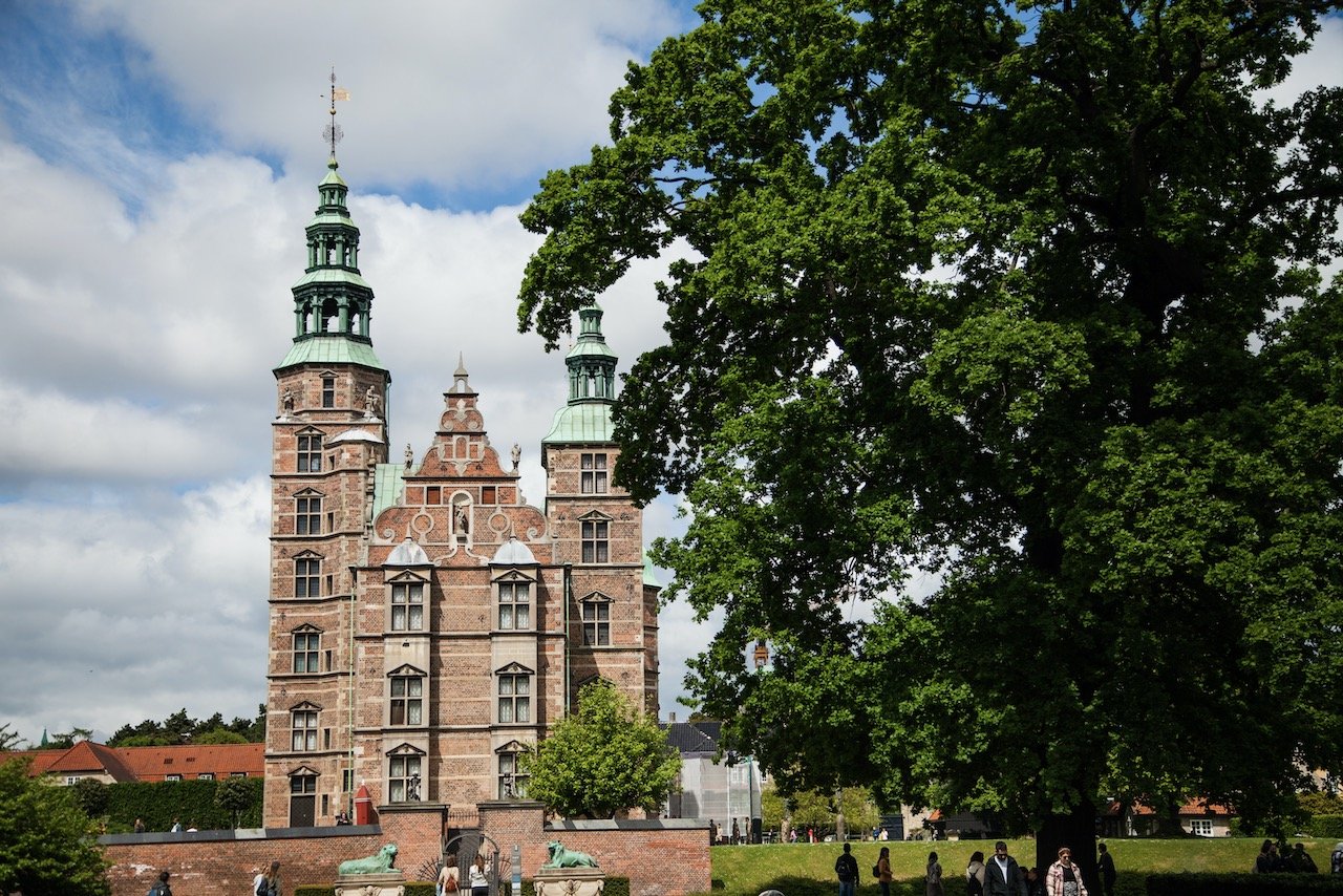   Rosenborg Castle, Copenhagen, Denmark (ISO 100, 24 mm,  f /4, 1/1600 s)  