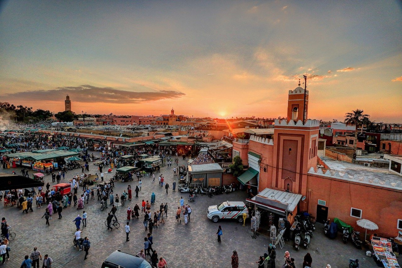   Jemaa El-Fnaa, Marrakech, Morocco (ISO 800, 10 mm,  f /4.5, 1/640 s)  