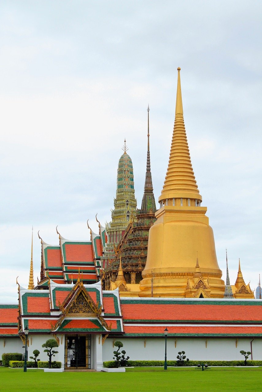   Wat Pho, Bangkok, Thailand (ISO 200, 45 mm, f/5, 1/400 s)  