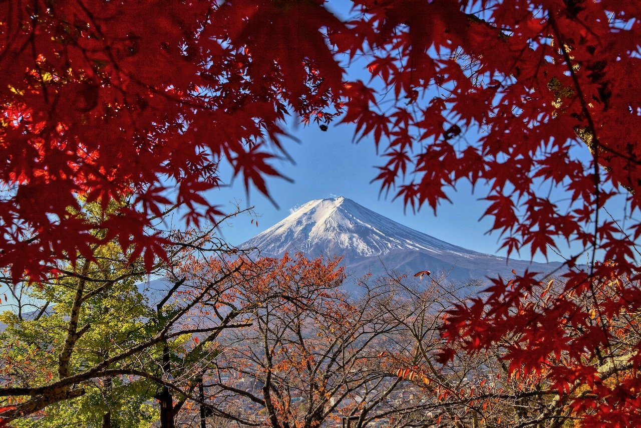   Mt. Fuji from Chureito Pagoda, Japan (ISO 400, 50 mm, f/13, 1/400 s)  