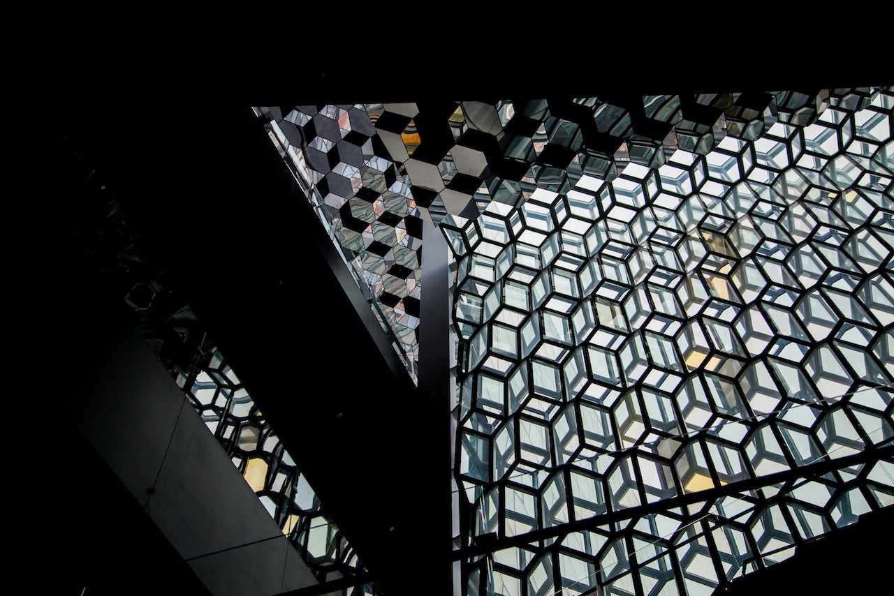   Harpa Convention Center Interior (ISO 400, 40 mm,  f /4, 1/160 s)  