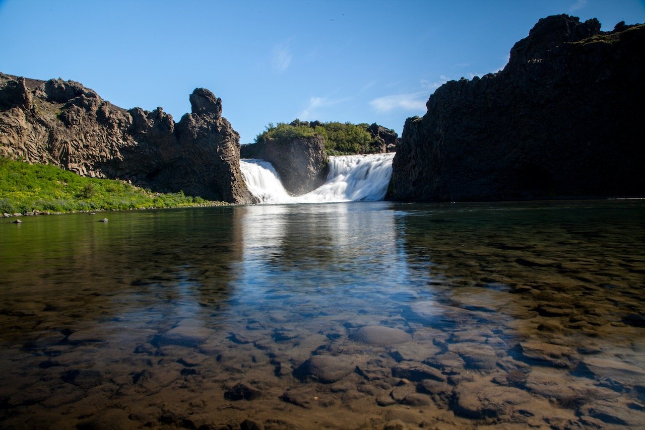   Hjalparfoss Waterfall, Iceland (ISO 100, 24 mm,  f /22, 0.4 s)  