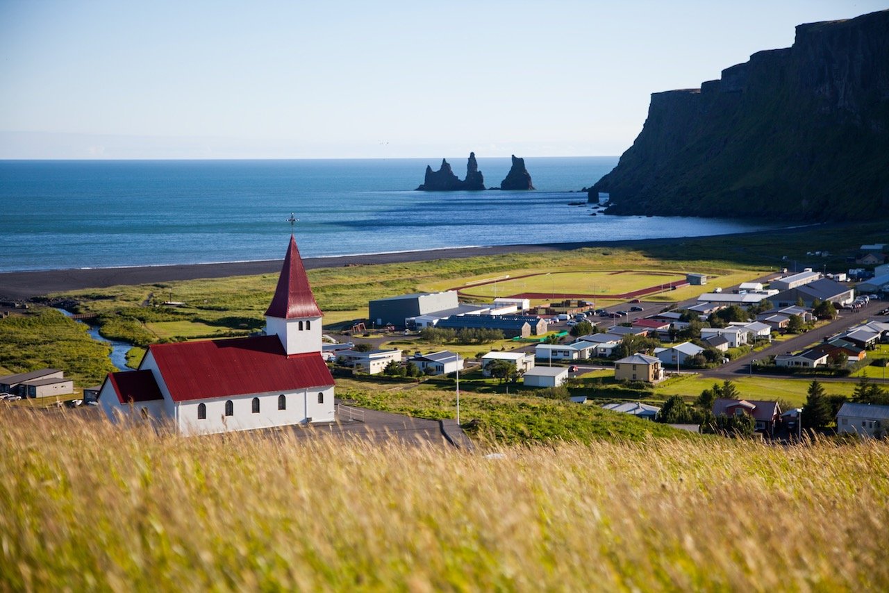   Vík í Mýrdal, Iceland (ISO 100, 70 mm,  f /4, 1/640 s)  