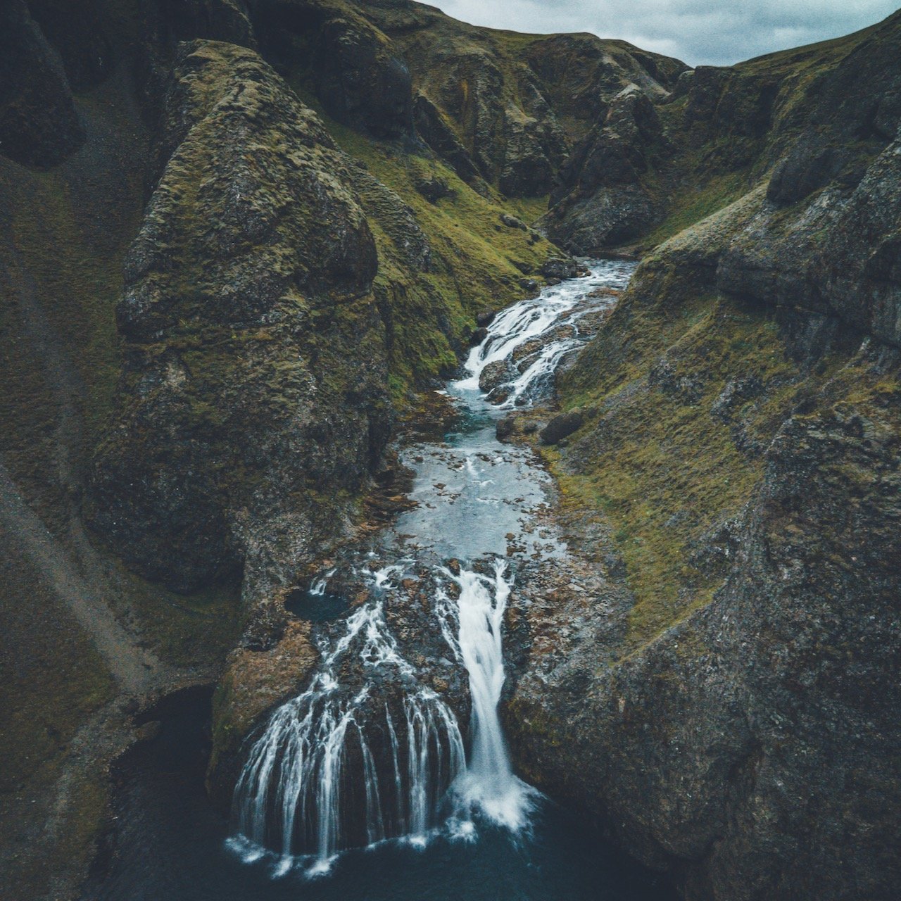   Stjórnarfoss Waterfall, South Coast, Iceland (ISO 820, 4.5 mm,  f /2.8, 1/3 s)  