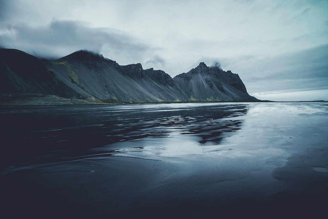   Vestrahorn Mountain, Höfn, Iceland (ISO 400, 16 mm,  f /9, 1/320 s)  