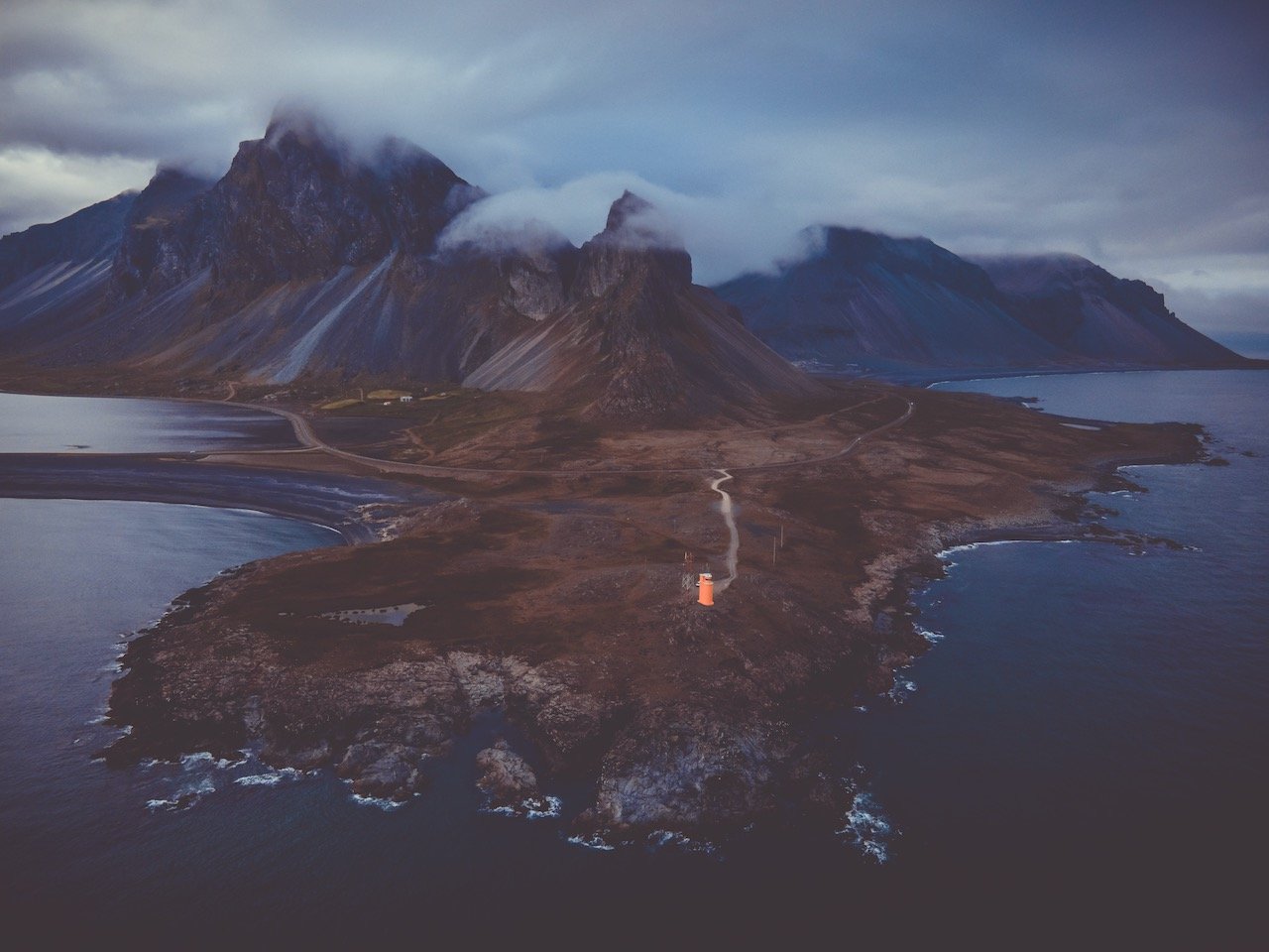   Hvalnes Lighthouse, Iceland (ISO 400, 4.5 mm,  f /2.8, 1/120 s)  